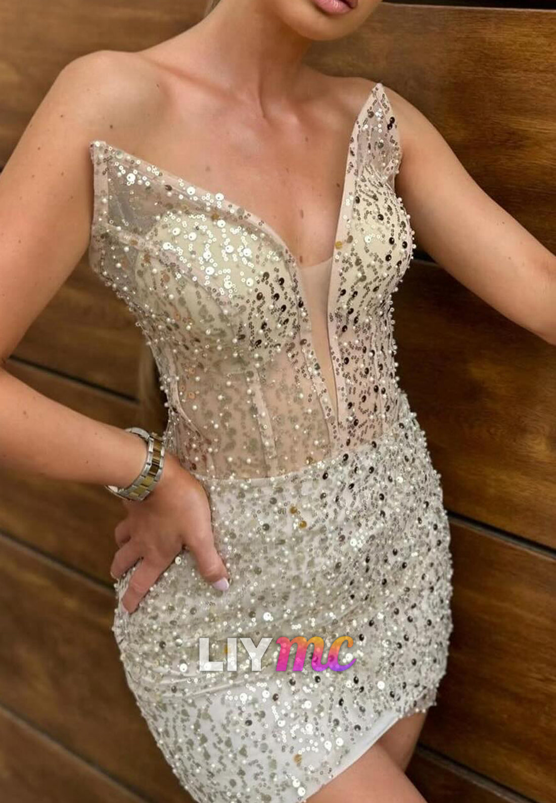 V-Neck Beaded Embroidery Sparkly Sheath Party Homecoming Dress