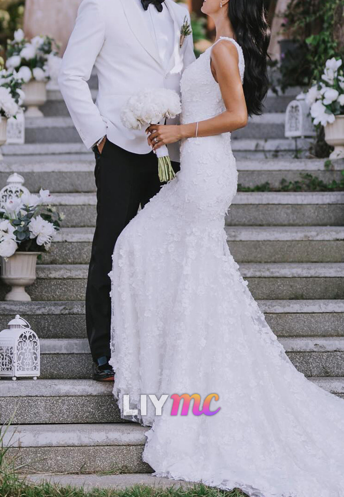 V-Neck Floral Embellished Sleeveless Mermaid Wedding Dress