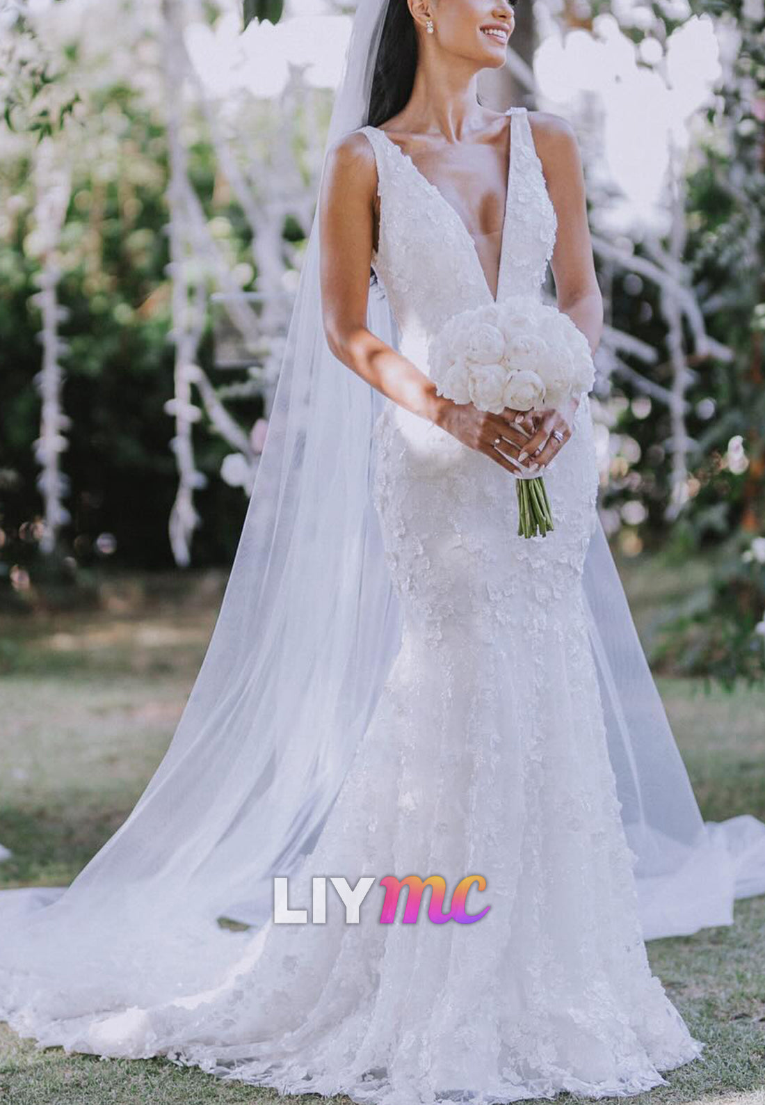 V-Neck Floral Embellished Sleeveless Mermaid Wedding Dress