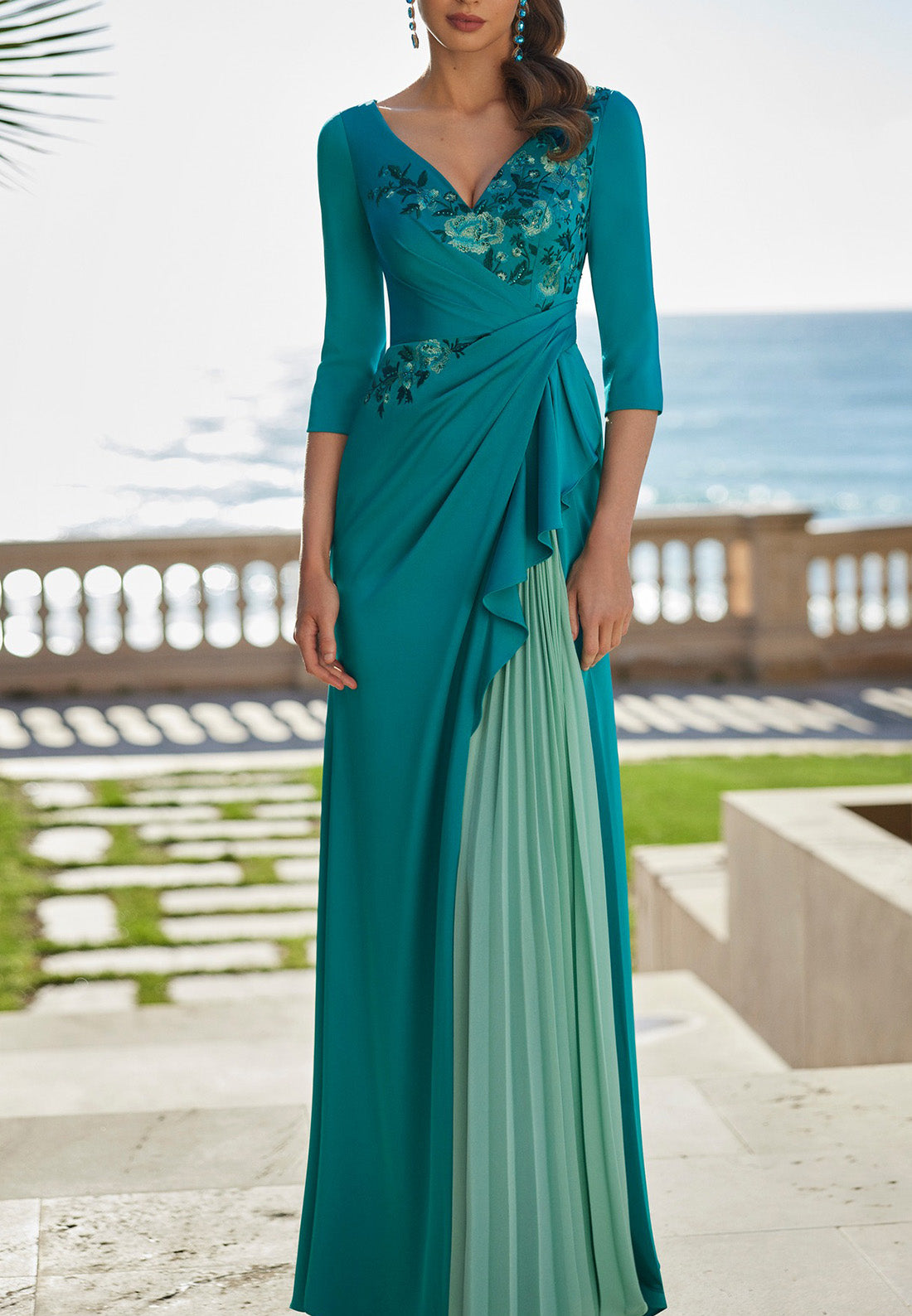 V-Neck Long Sleeves Appliques A-Line Mother of Bride Dress