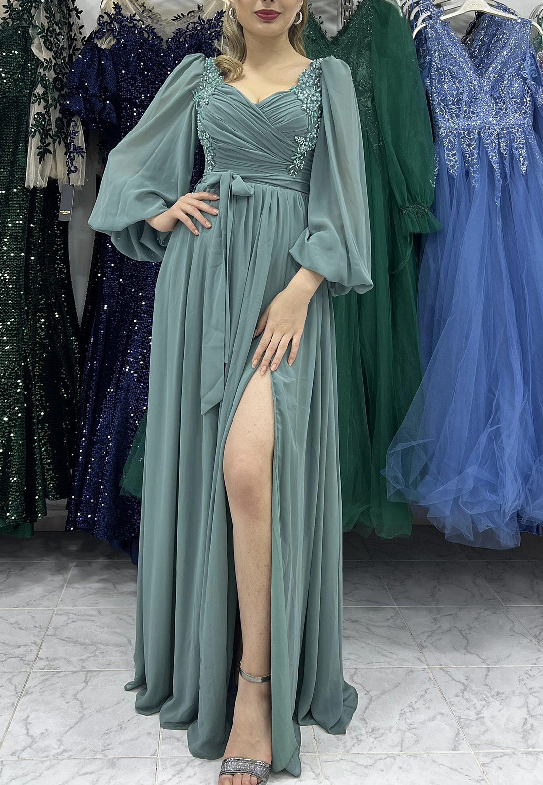 V-Neck Long Sleeves Appliques Chiffon Pleated A-Line Mother of Bride Dress
