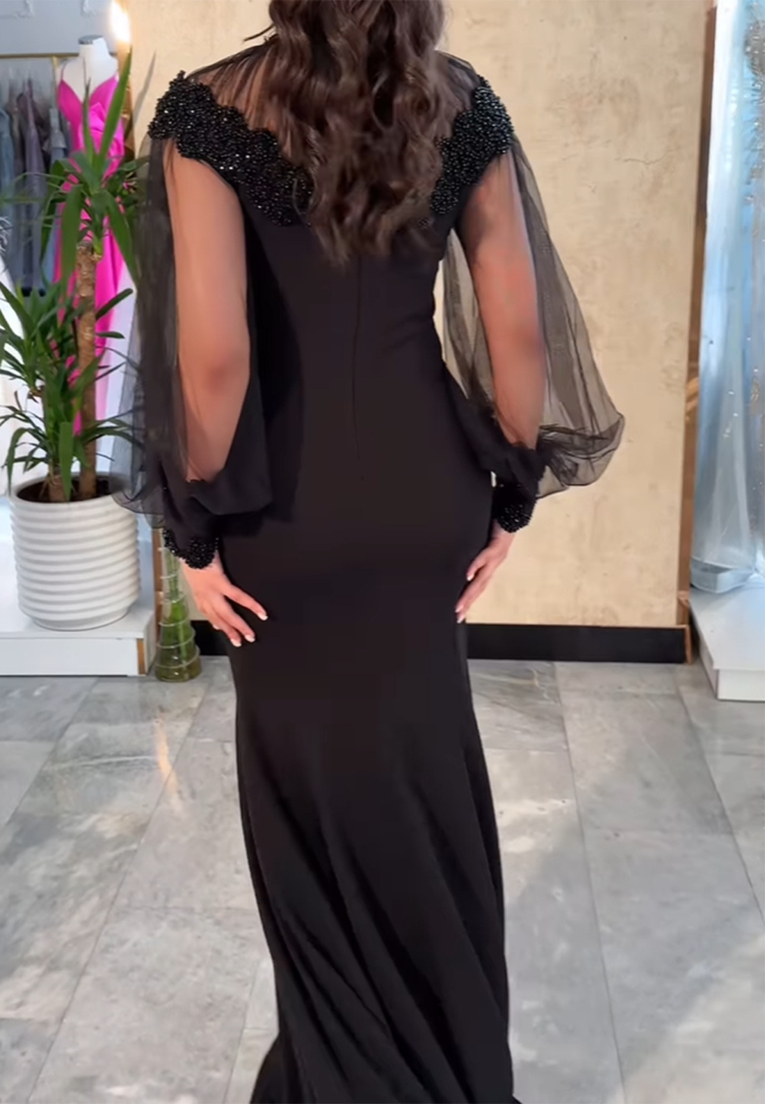 V-Neck Long Sleeves Appliques Mermaid Evening Dress