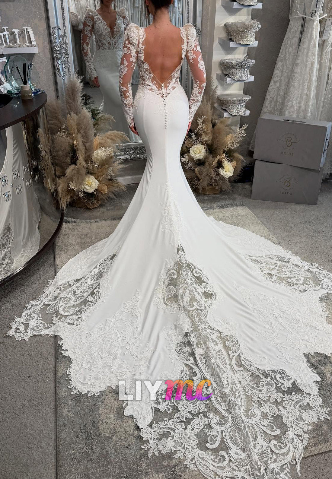 V-Neck Long Sleeves Appliques Mermaid Wedding Dress