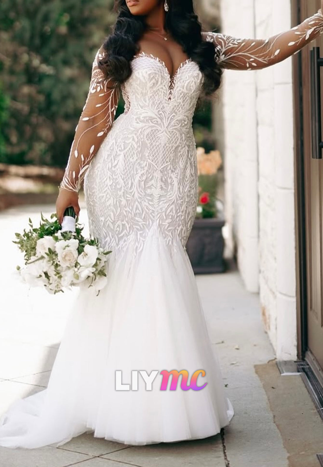 V-Neck Long Sleeves Appliques Mermaid Wedding Dress