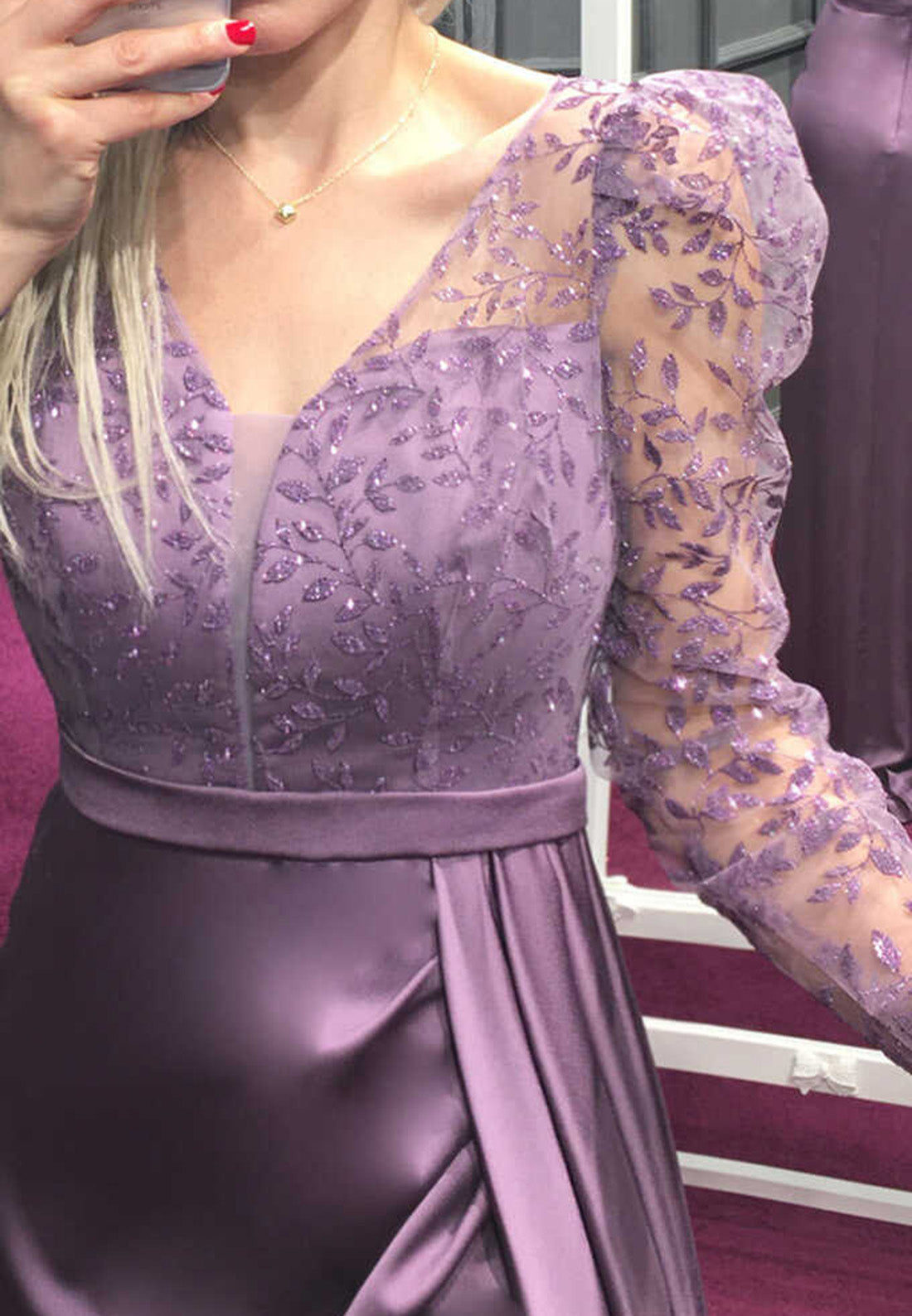 V-Neck Long Sleeves Appliques Pleated Sheath Mother of Bride Dress