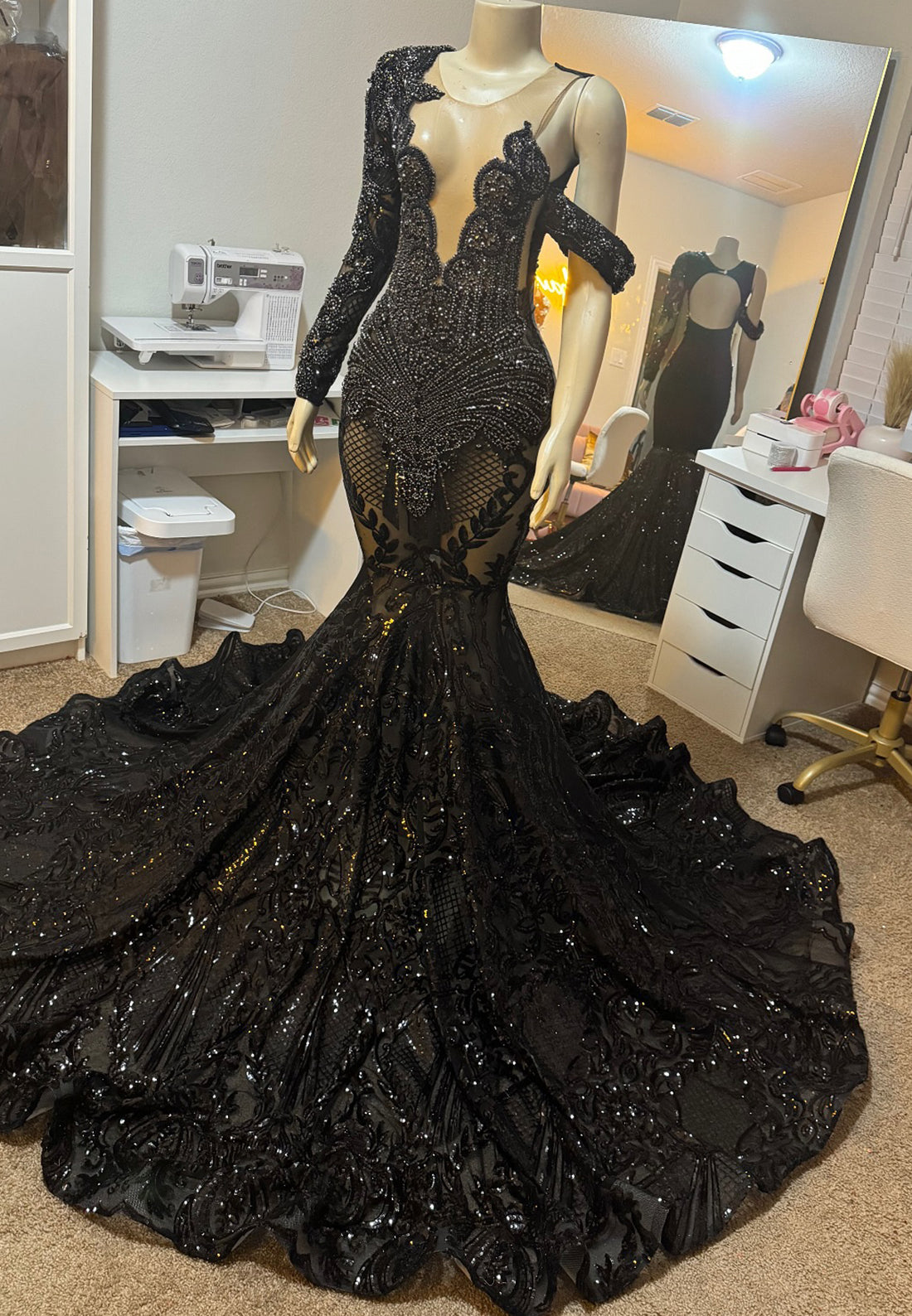 V-Neck Long Sleeves Beaded Appliques Sparkly Mermaid Prom Dress for Black Girls