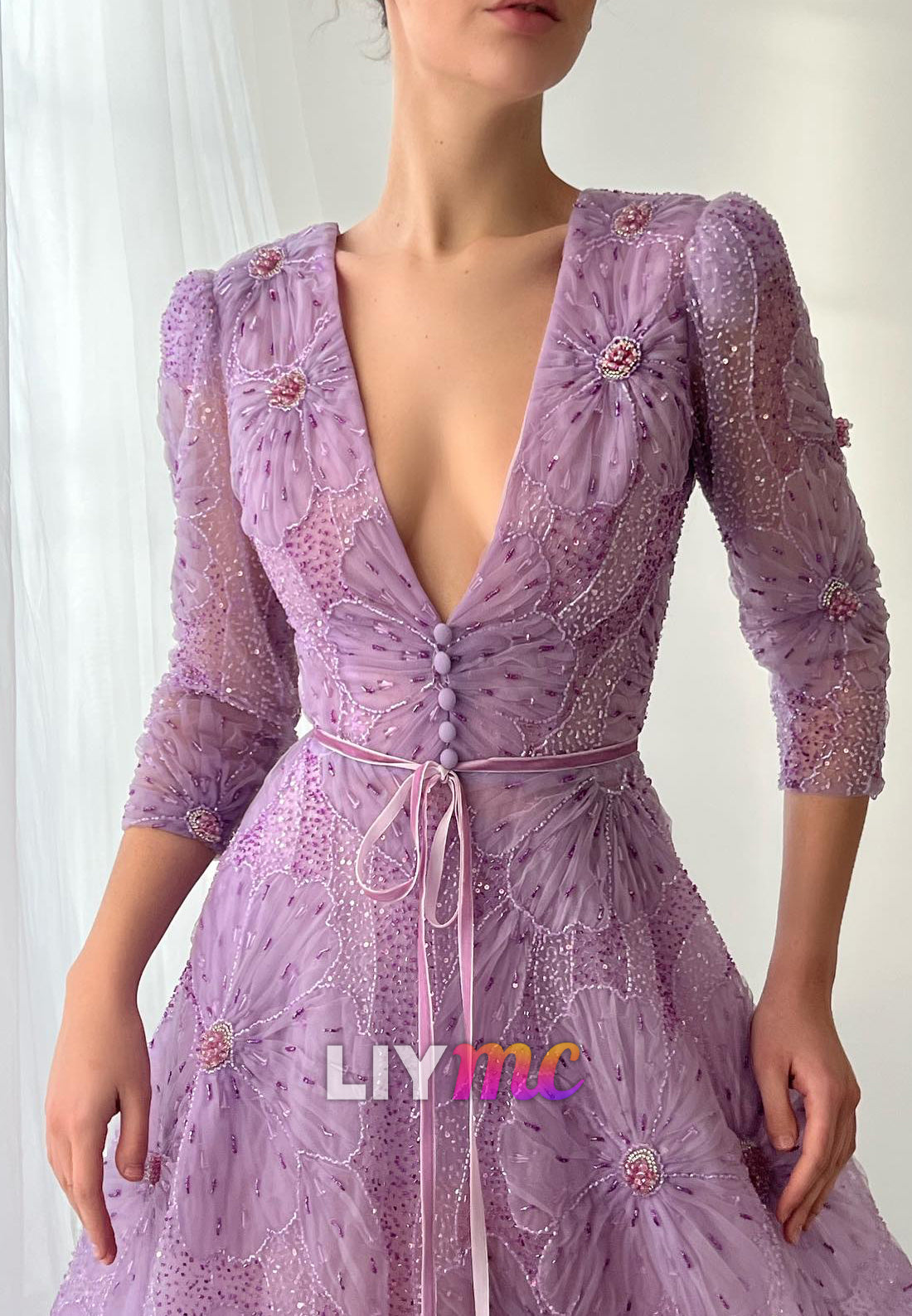 V-Neck Long Sleeves Floral Appliques A-Line Prom Dress