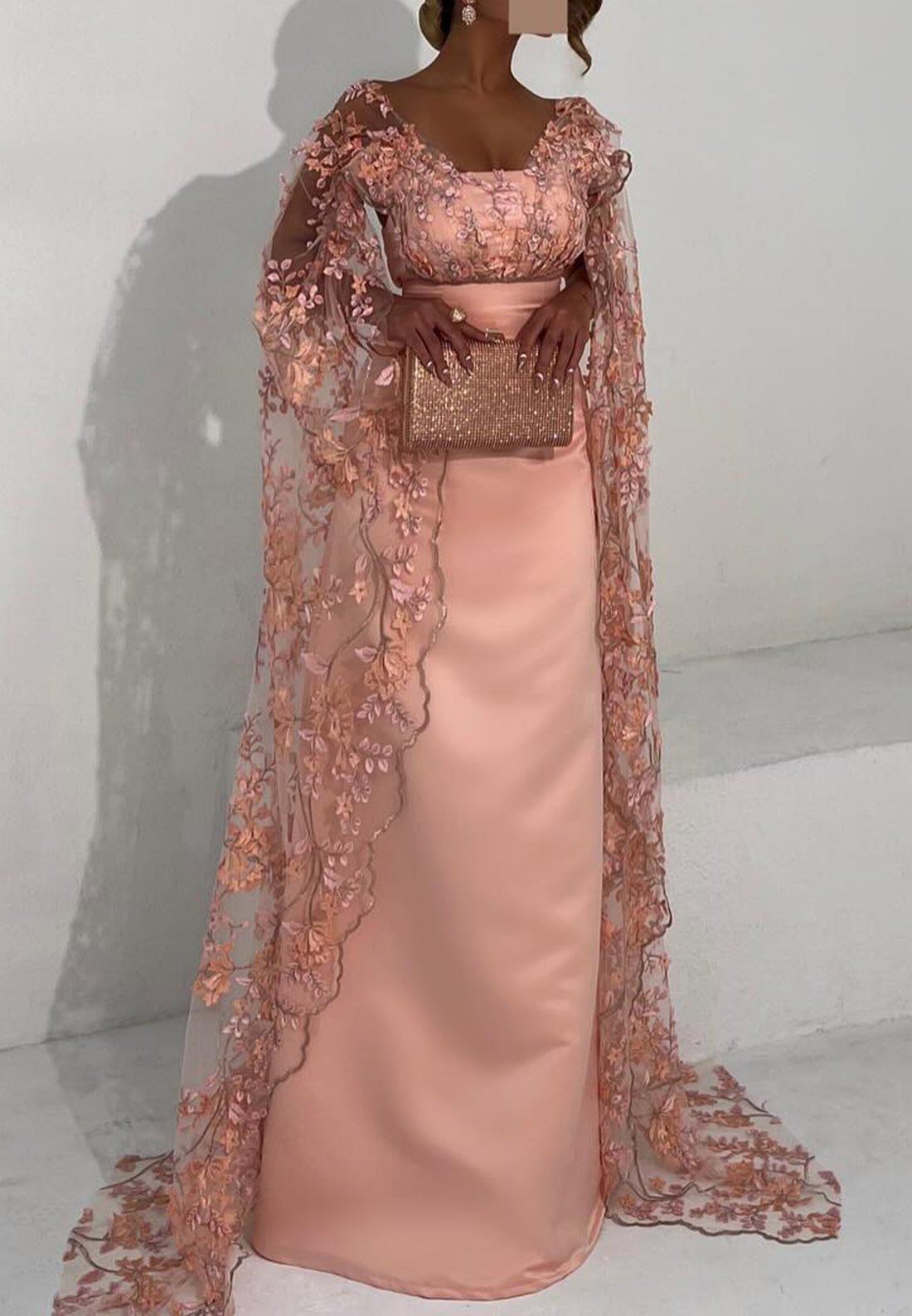 V-Neck Long Sleeves Floral Appliques Sleek Mermaid Evening Dress