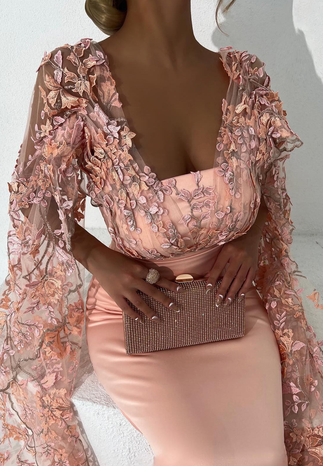 V-Neck Long Sleeves Floral Appliques Sleek Mermaid Evening Dress