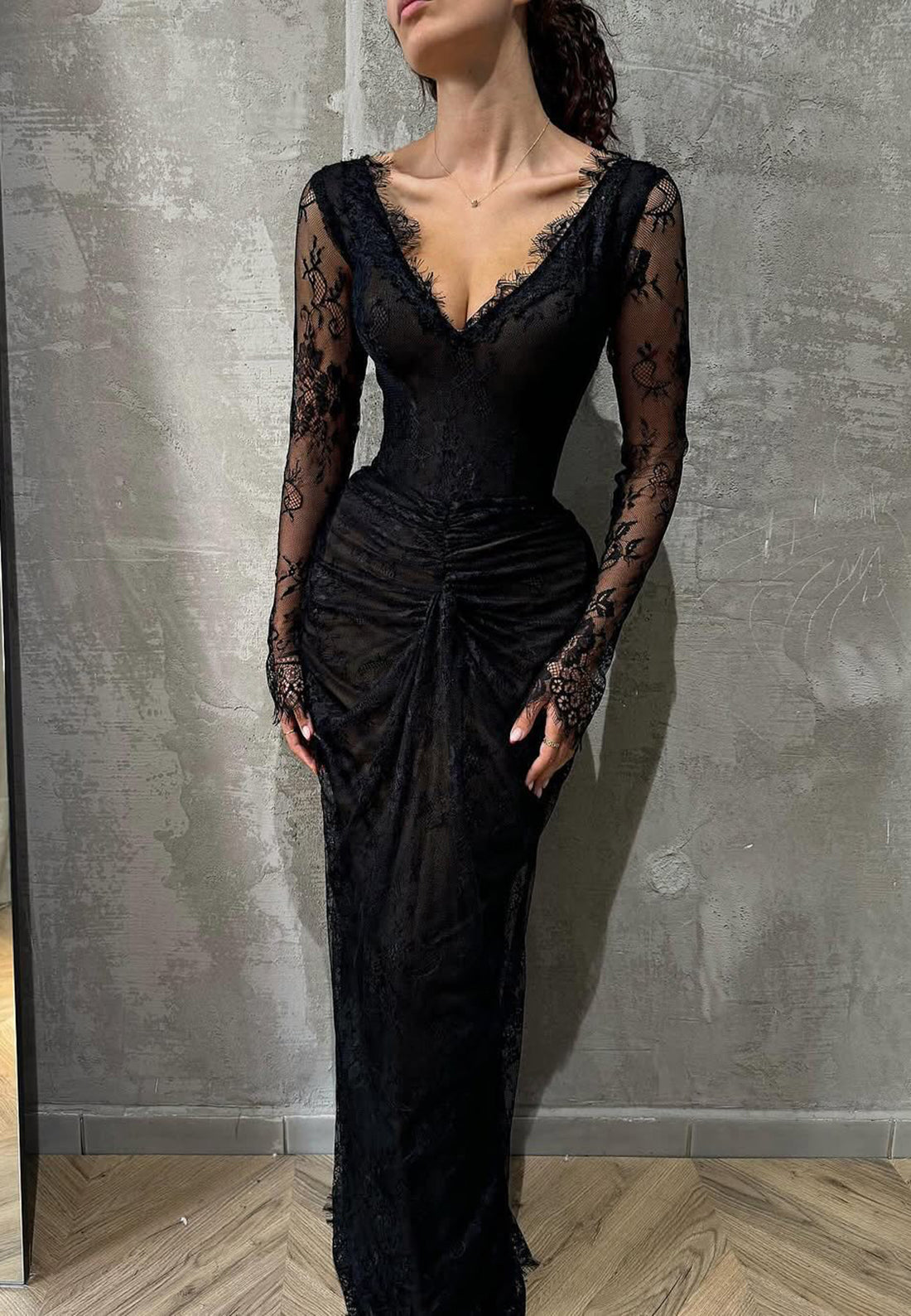 V-Neck Long Sleeves Lace Appliques Mermaid Evening Dress