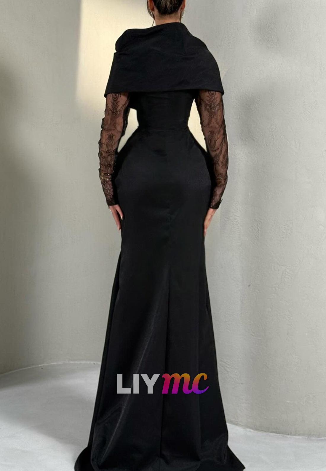 V-Neck Long Sleeves Lace Appliques Mermaid Evening Dress