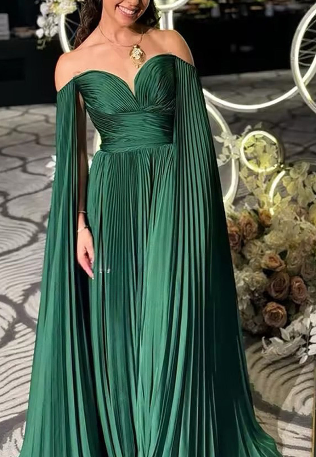 V-Neck Long Sleeves Pleated A-Line Evening Dress