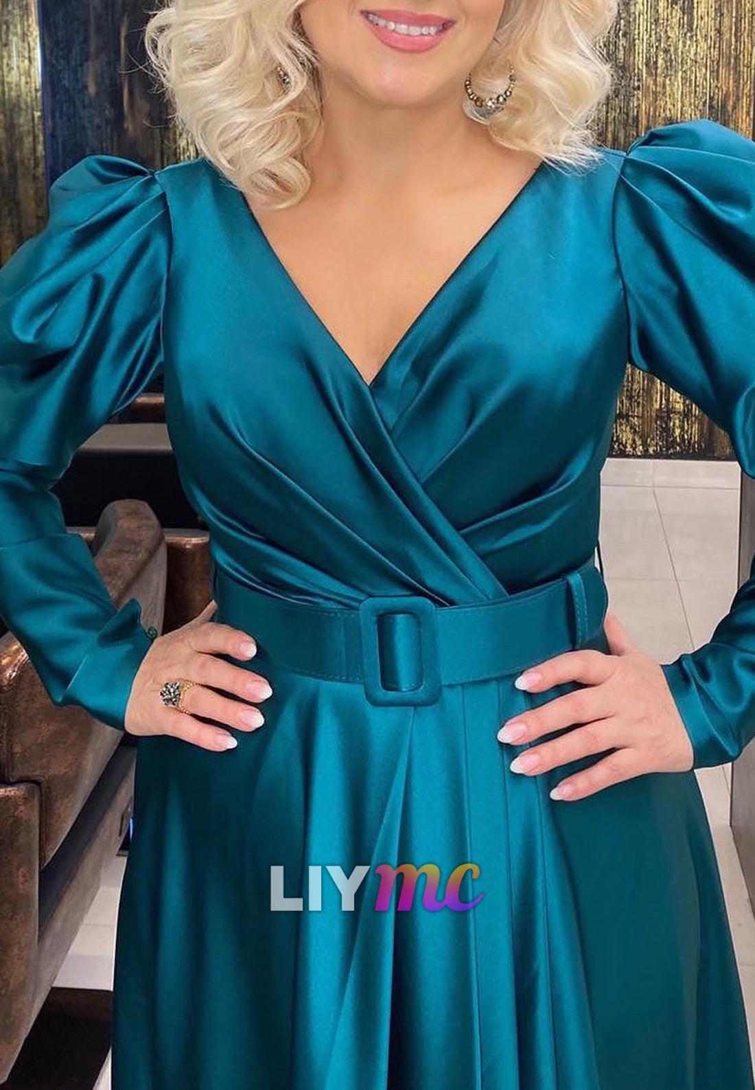 V-Neck Long Sleeves Sleek A-Line Mother of Bride Dress