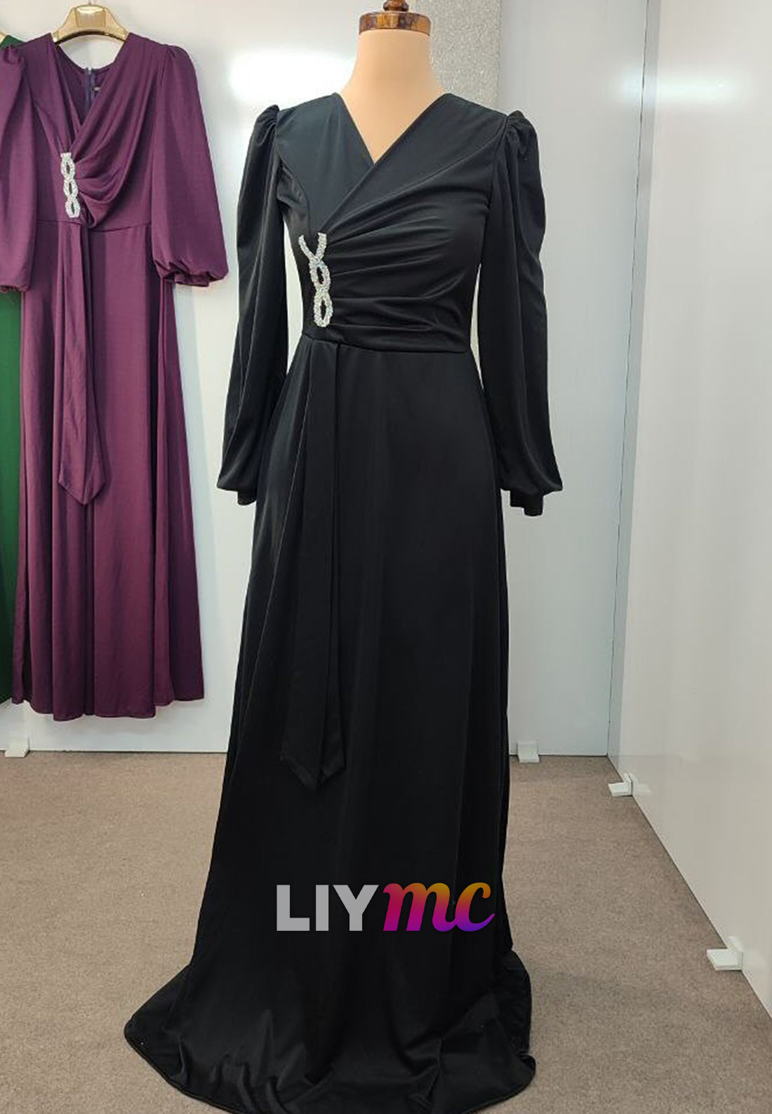 V-Neck Long Sleeves Sleek A-Line Mother of Bride Dress