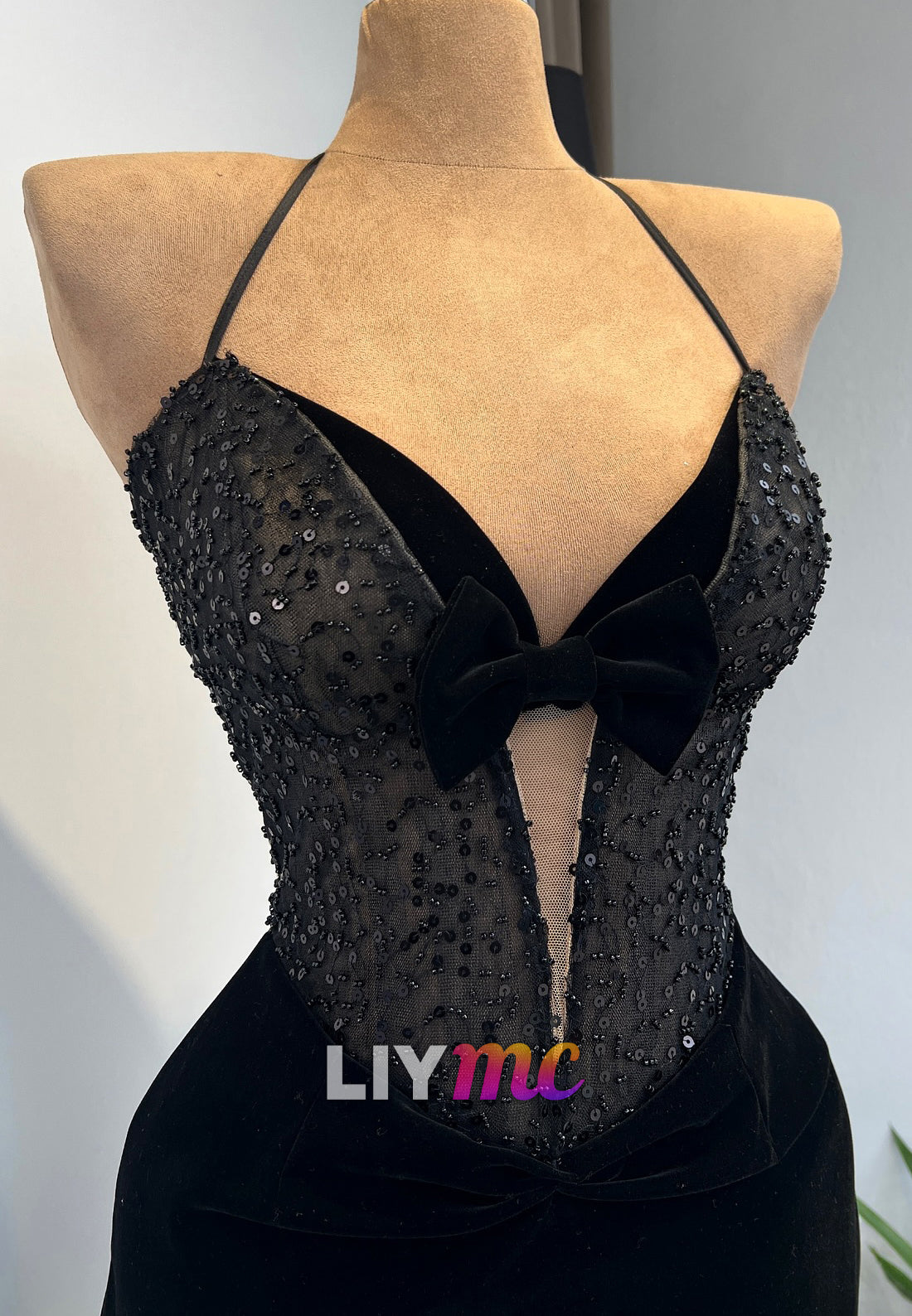 V-Neck Sequins Spaghetti Straps Sheath Party Homecoming Dress