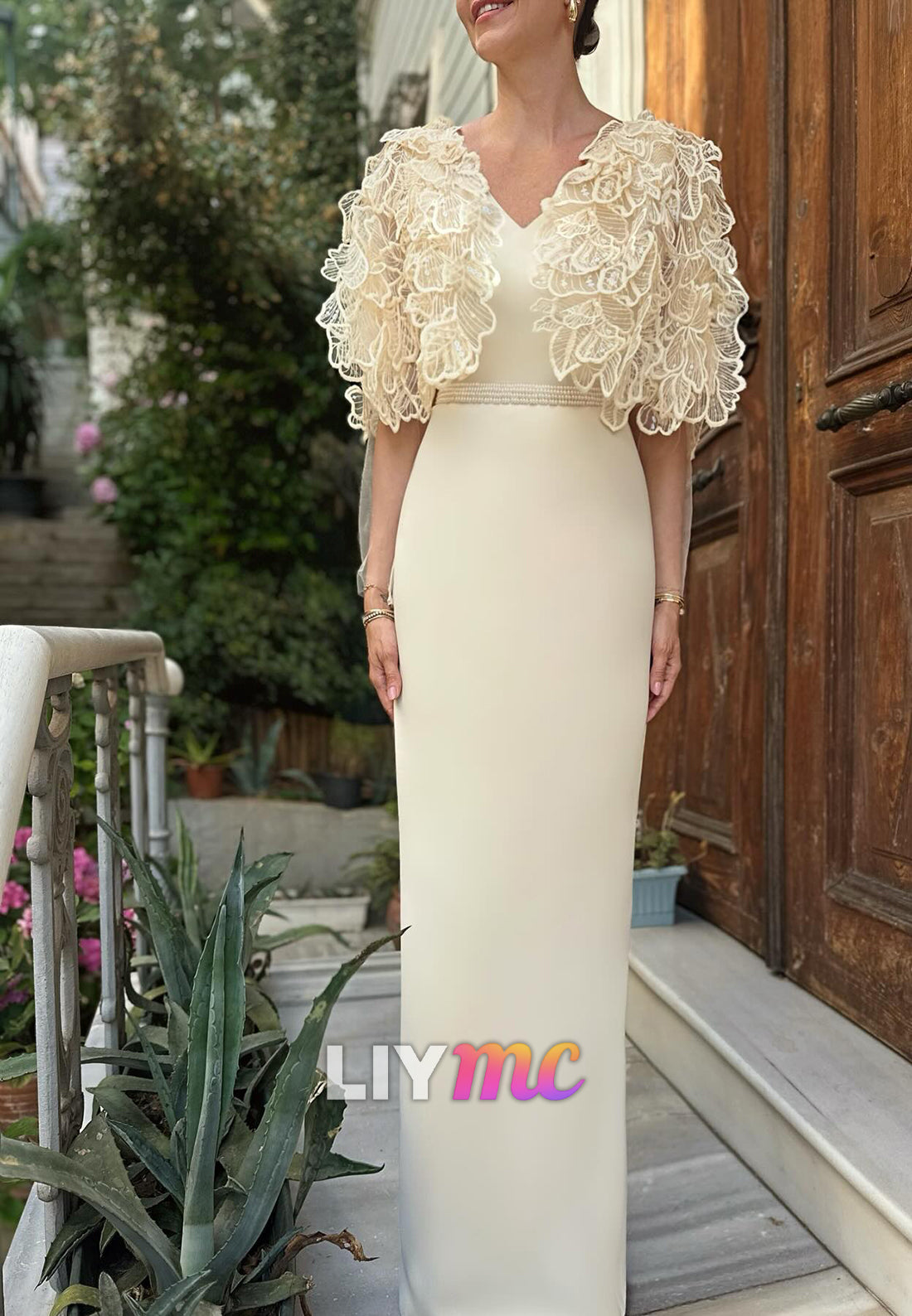V-Neck Short Sleeves Appliques Sleek Sheath Formal Dress