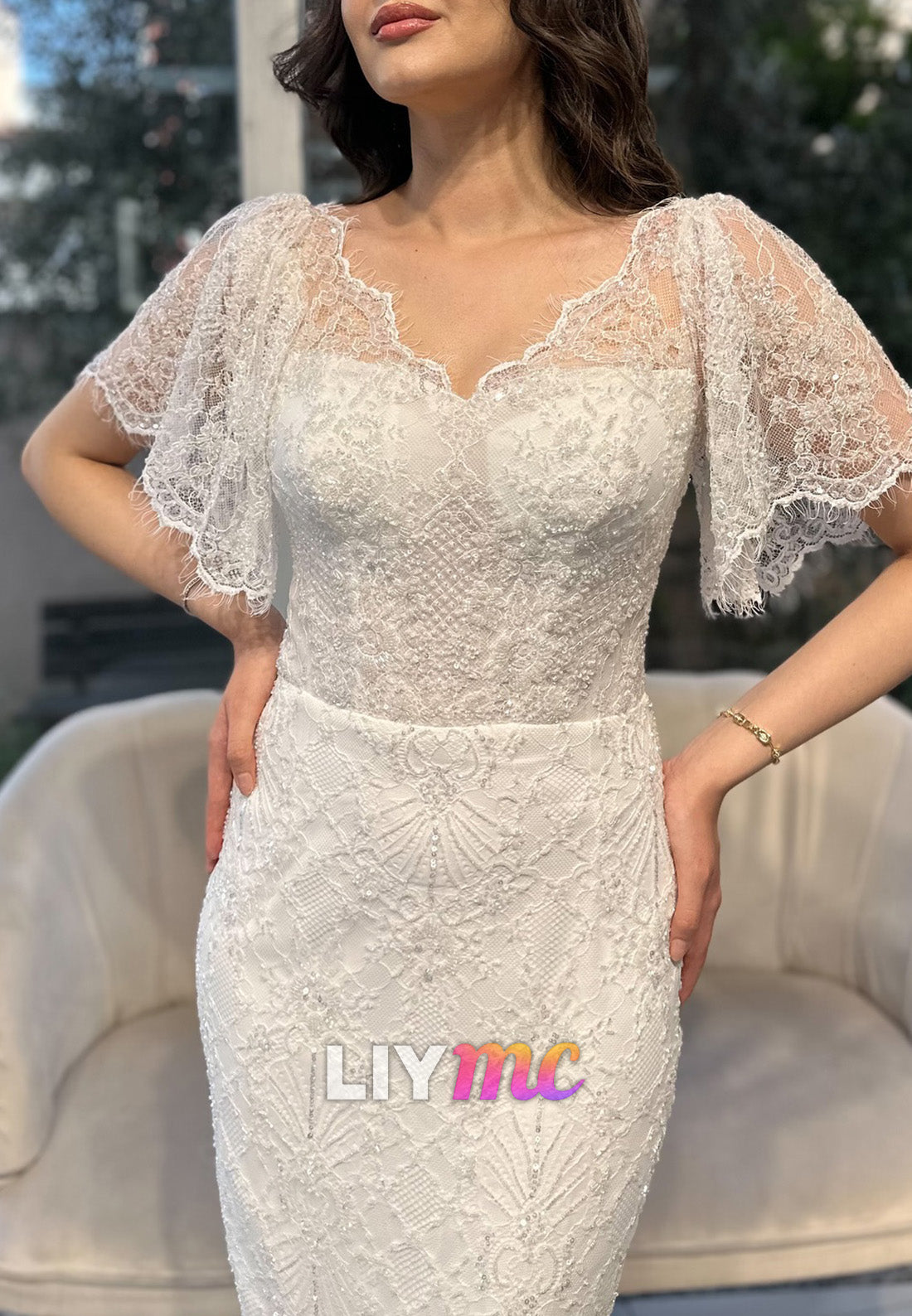 V-Neck Short Sleeves Lace Appliques Sheath Wedding Dress