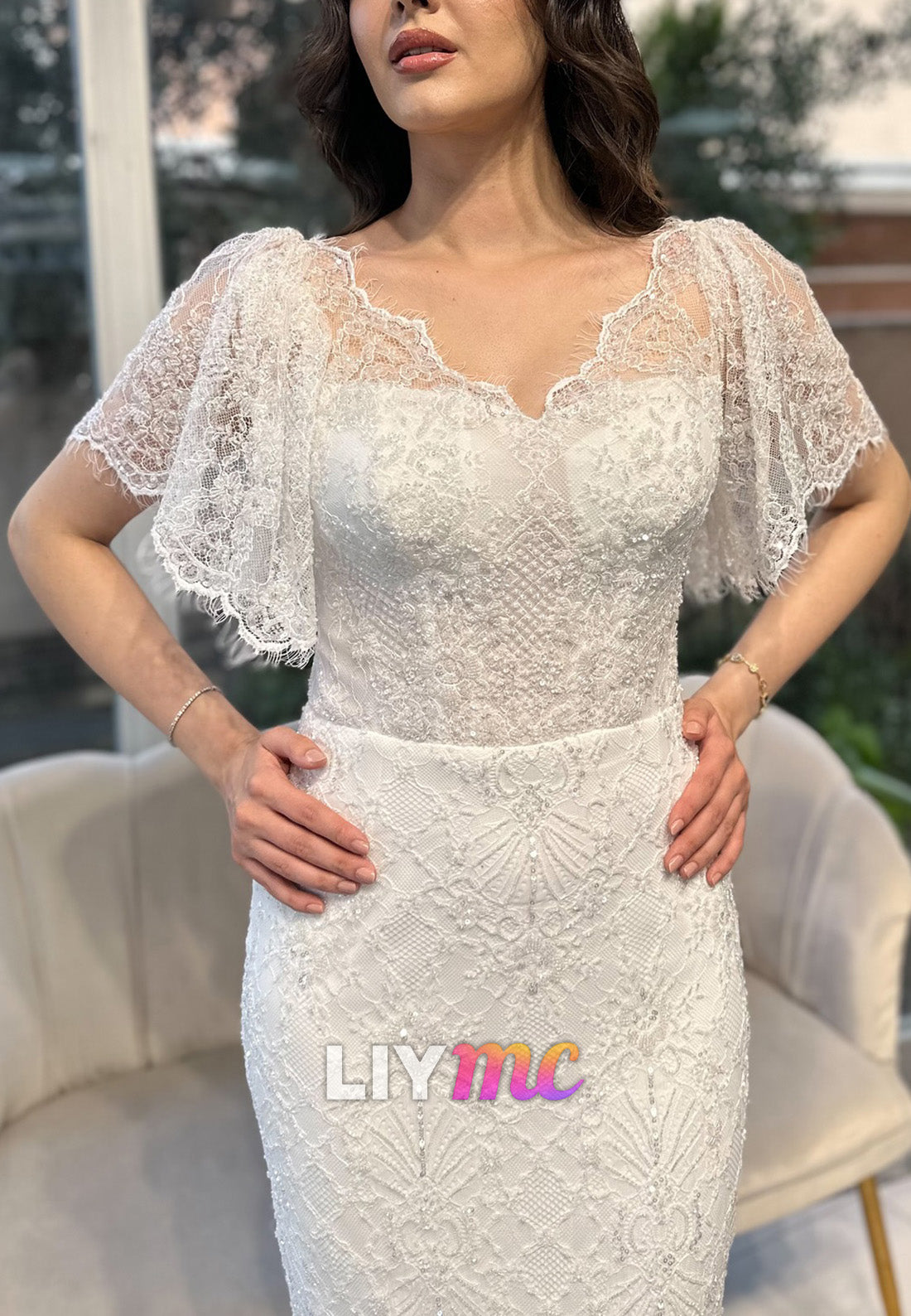 V-Neck Short Sleeves Lace Appliques Sheath Wedding Dress
