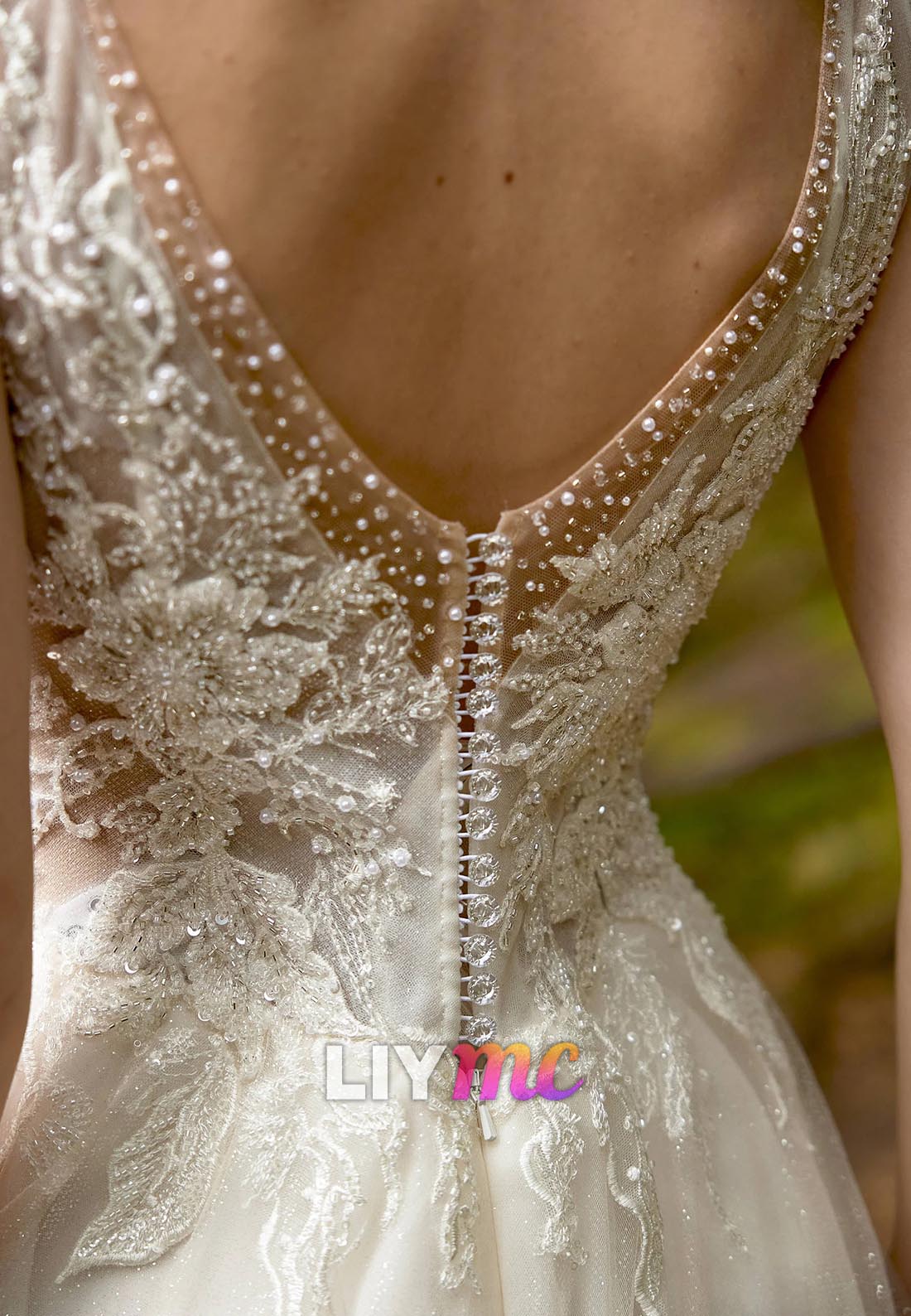 V-Neck Sleeveless Appliques A-Line Wedding Dress