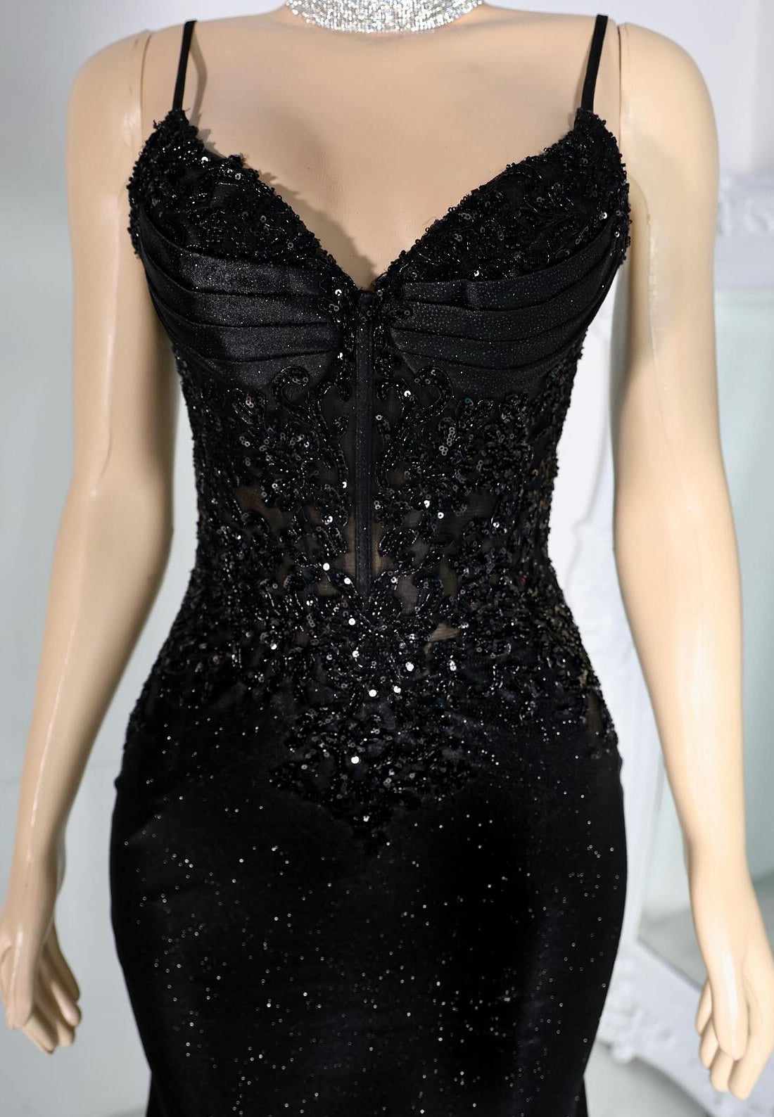 V-Neck Sleeveless Appliques Sleek Mermaid Prom Dress for Black Girls