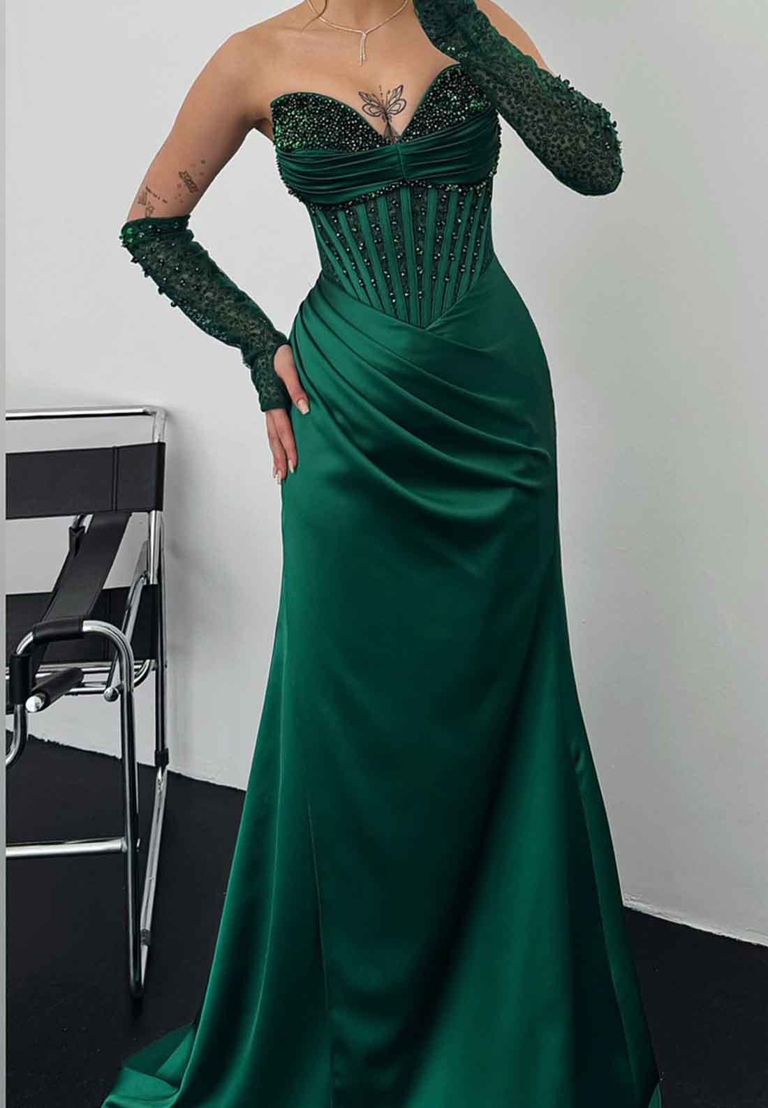 V-Neck Sleeveless Beaded Pleated Sheath Prom Dress