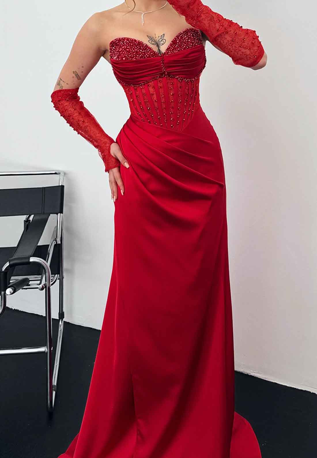 V-Neck Sleeveless Beaded Pleated Sheath Prom Dress