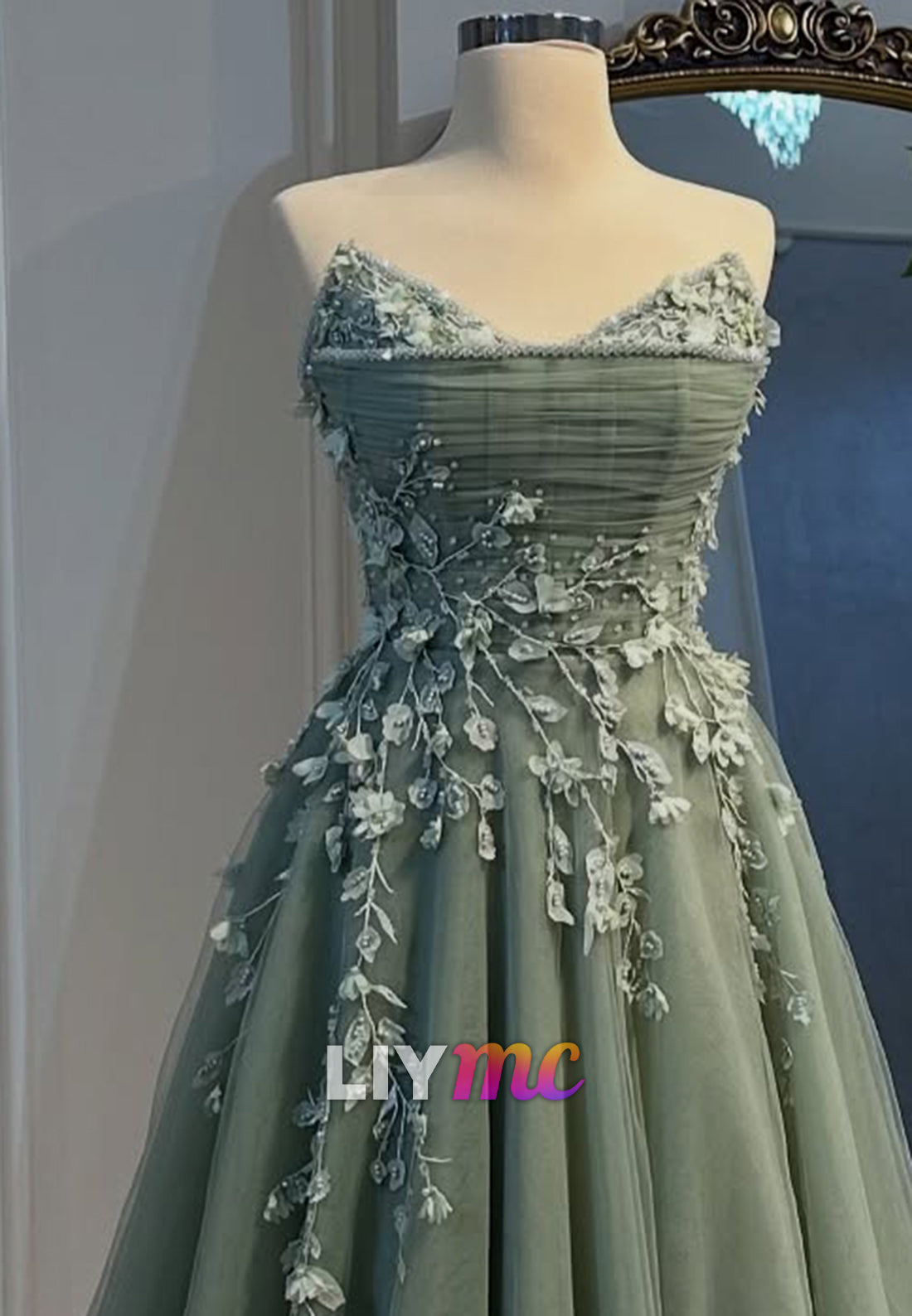 V-Neck Sleeveless Floral Appliques Pleated A-Line Prom Dress