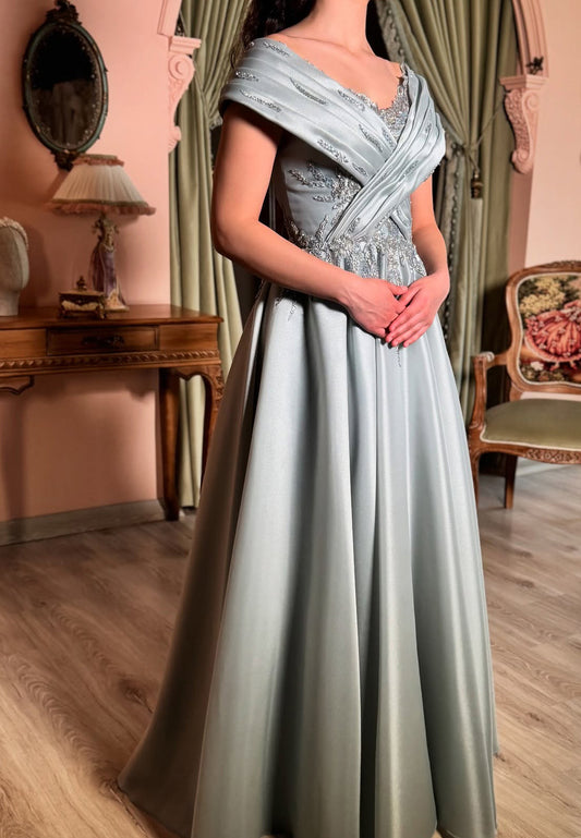 V-Neck Sleeveless Pleated Appliques A-Line Formal Dress