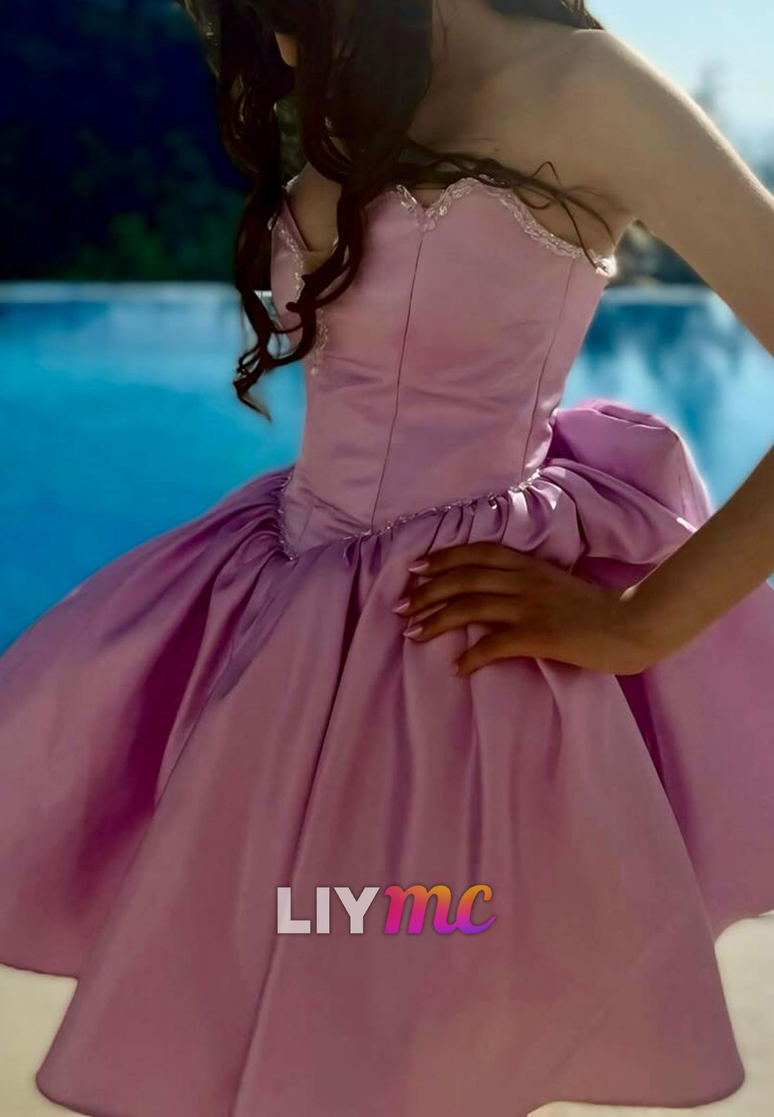 V-Neck Sleeveless Pleated Bowknot A-Line Party Homecoming Dress