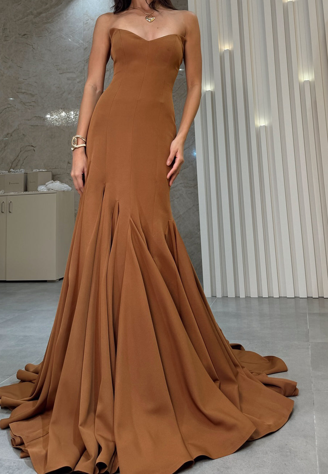 V-Neck Sleeveless Sleeek Pleated Formal Dress Mermaid Evening Dress