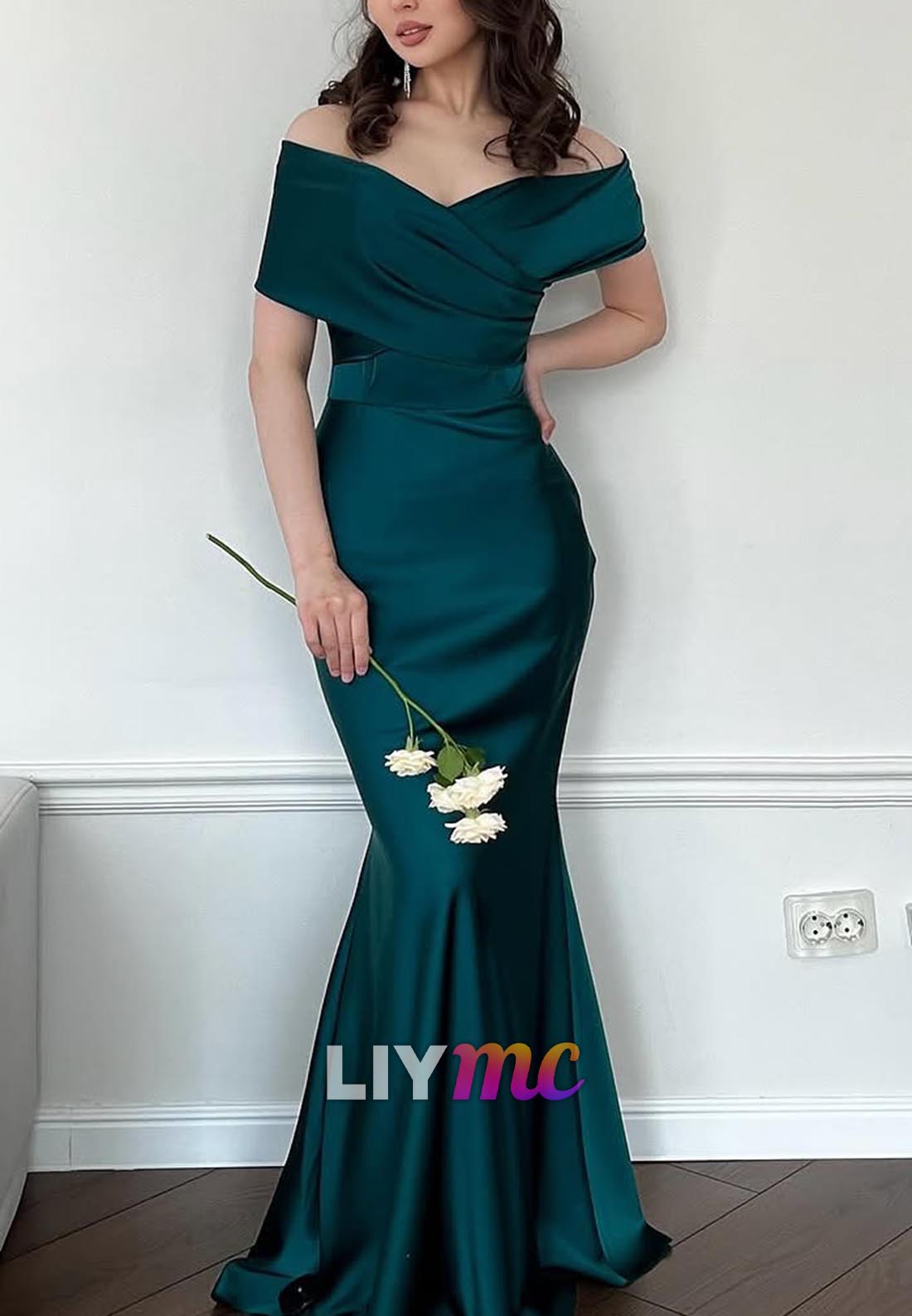 V-Neck Sleeves Fitted Sleek Mermaid Evening Dress
