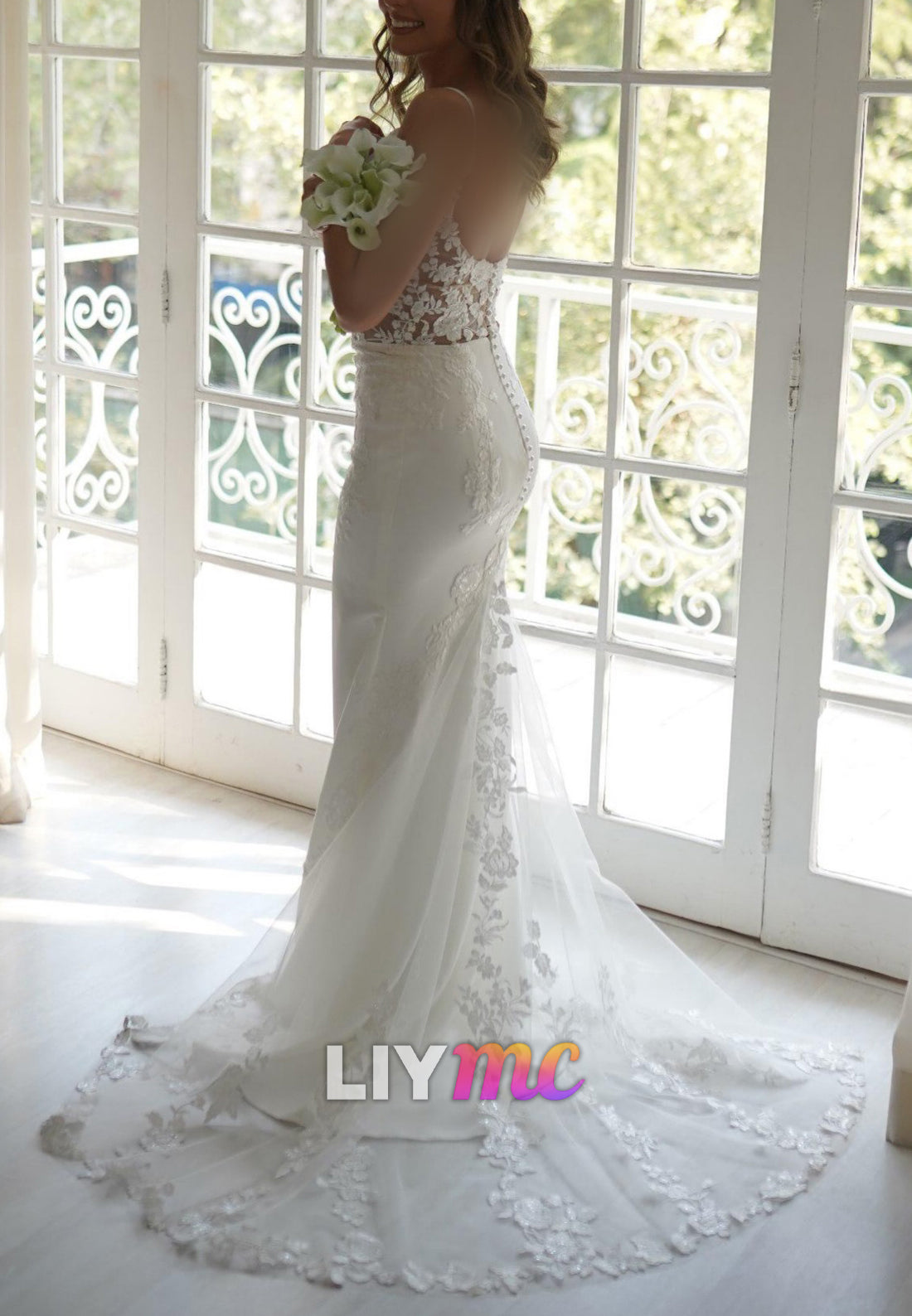 V-Neck Spaghetti Straps Appliqeus Mermaid Wedding Dress