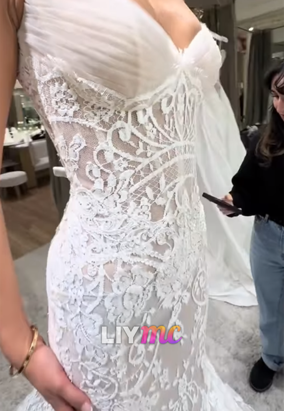 V-Neck Spaghetti Straps Appliques Mermaid Wedding Dress