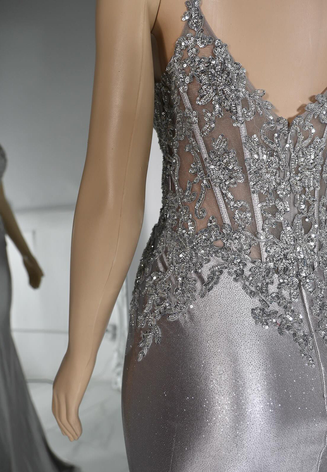 V-Neck Sleeveless Appliques Mermaid Sparkly Prom Dress for Black Girls