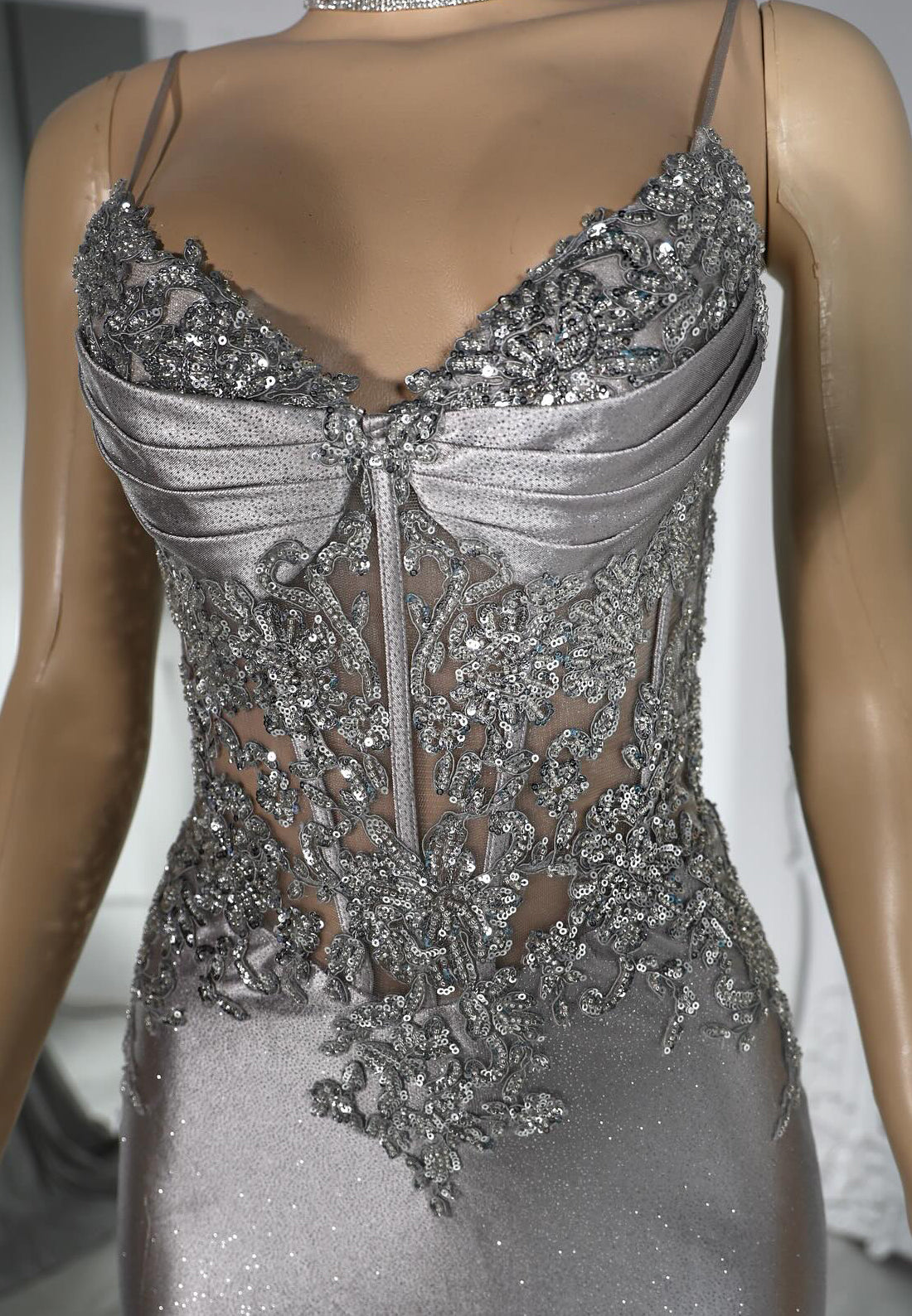 V-Neck Sleeveless Appliques Mermaid Sparkly Prom Dress for Black Girls