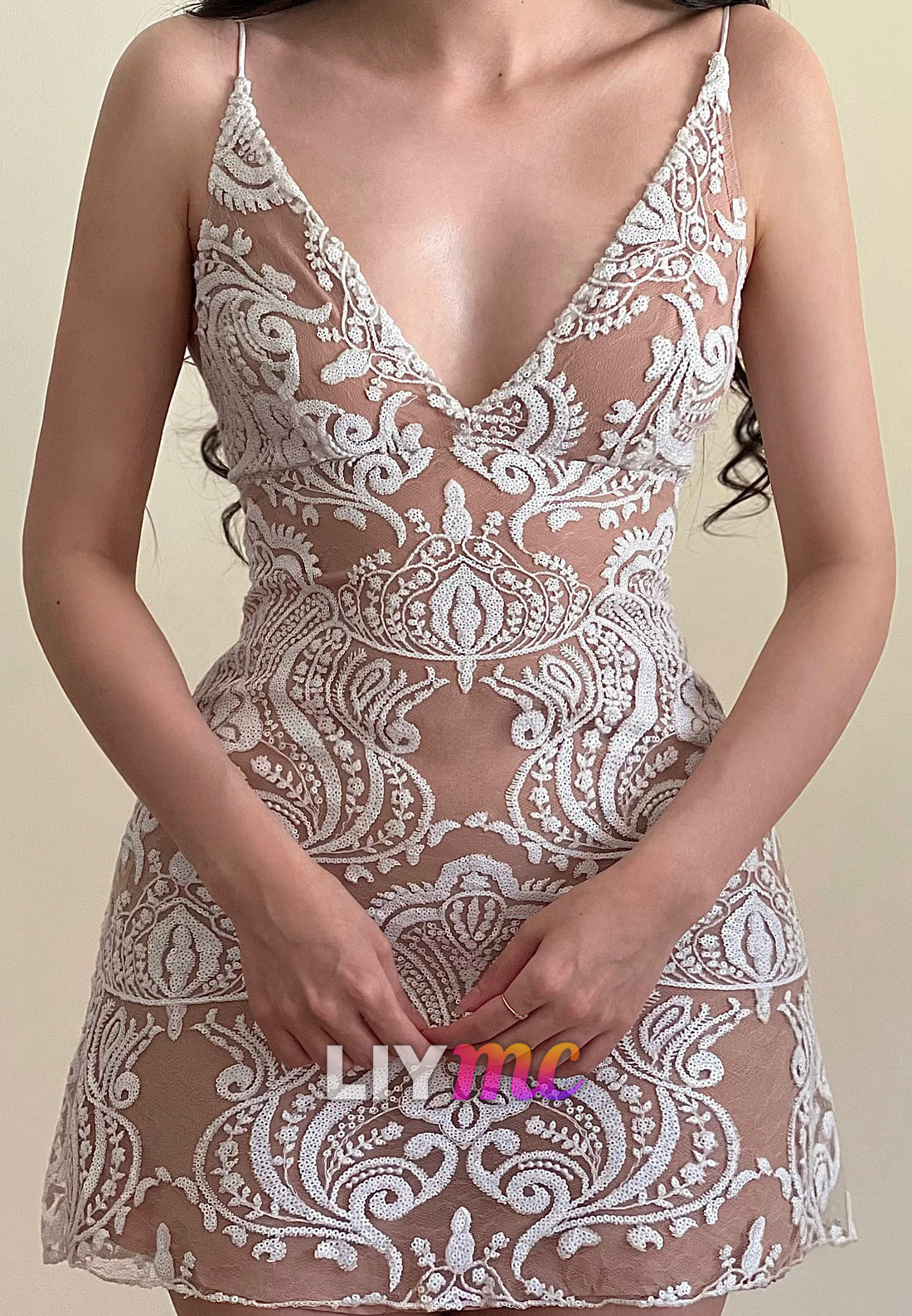 V-Neck Spaghetti Straps Appliques Sheath Party Homecoming Dress