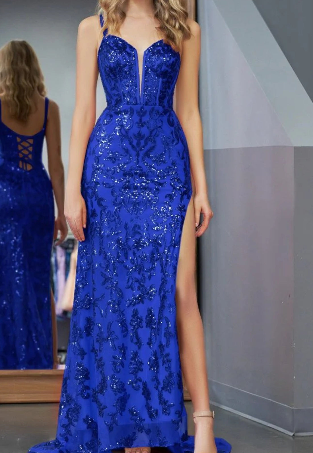 V-Neck Spaghetti Straps Appliques Sheath Prom Dress