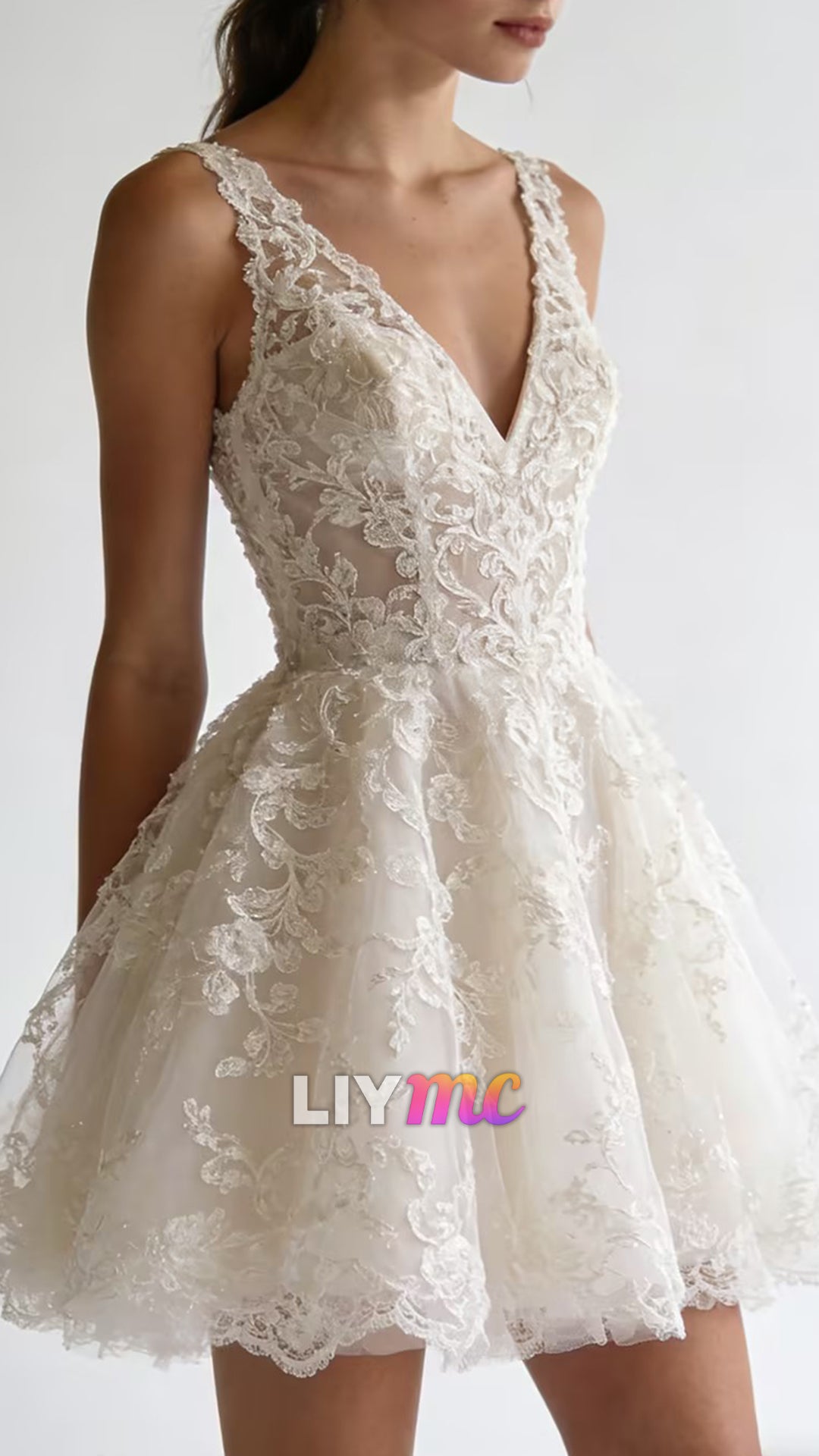 V-Neck Straples Lace Appliques Short Wedding Dress