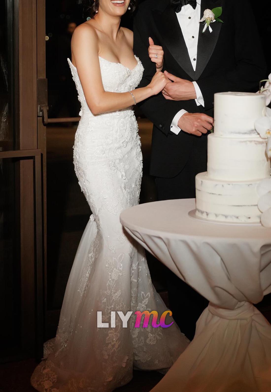 V-Neck Strapless Appliques Mermaid Wedding Dress