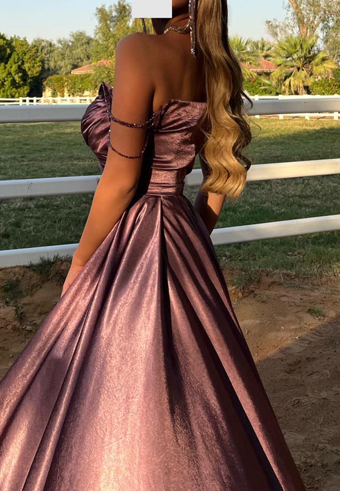 V-Neck Strapless Pleated Sleek Sheath Prom Dress