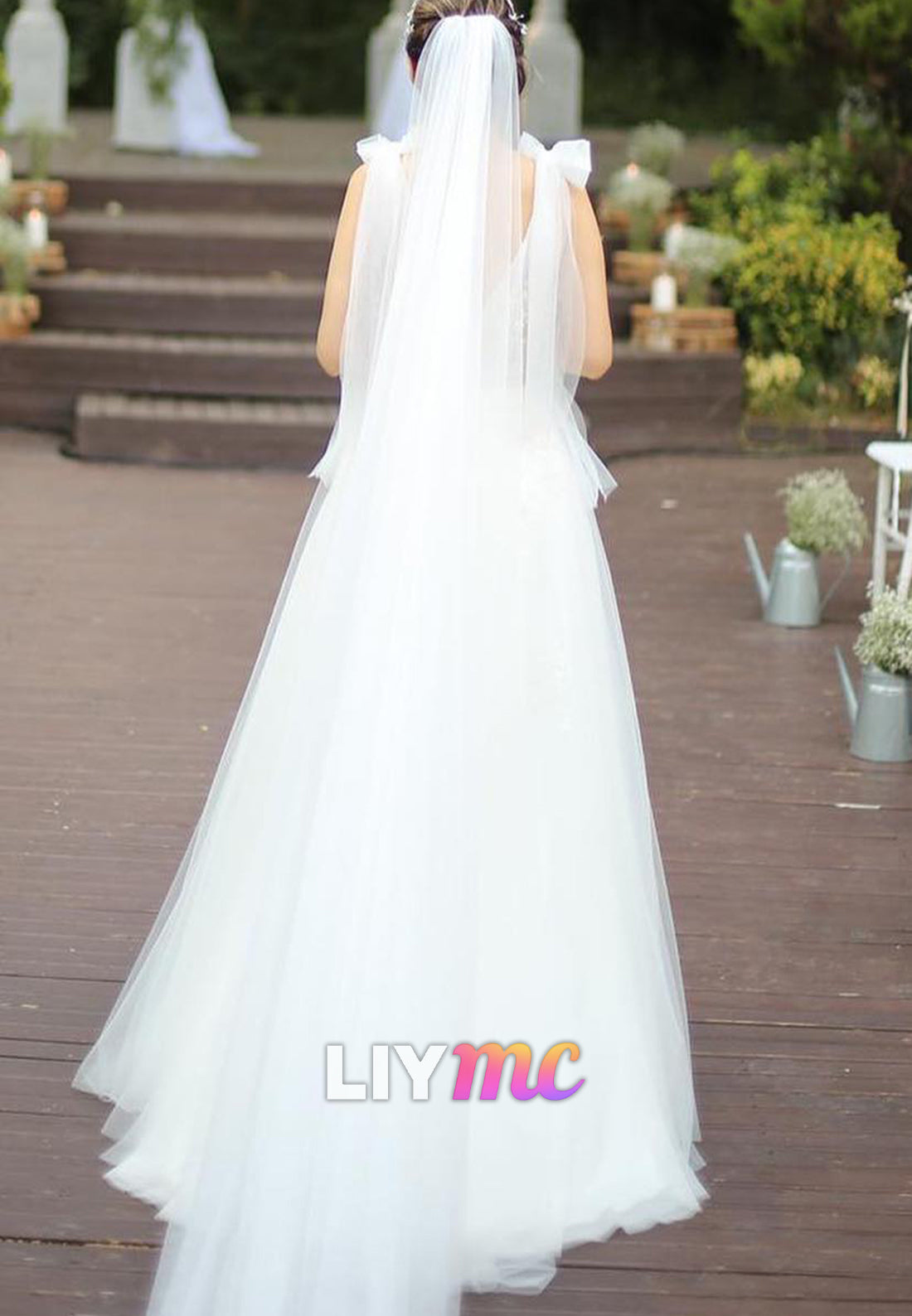 V-Neck Straps Appliques Tulle A-Line Wedding Dress