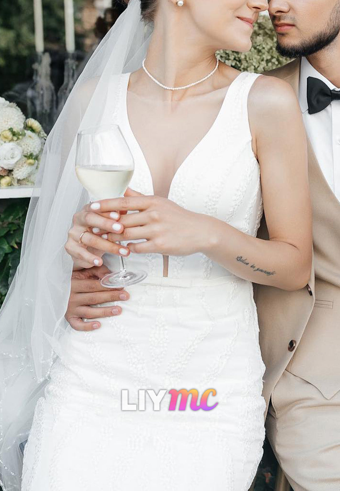 V-Neck Straps Beaded Embroidery Mermaid Wedding Dress