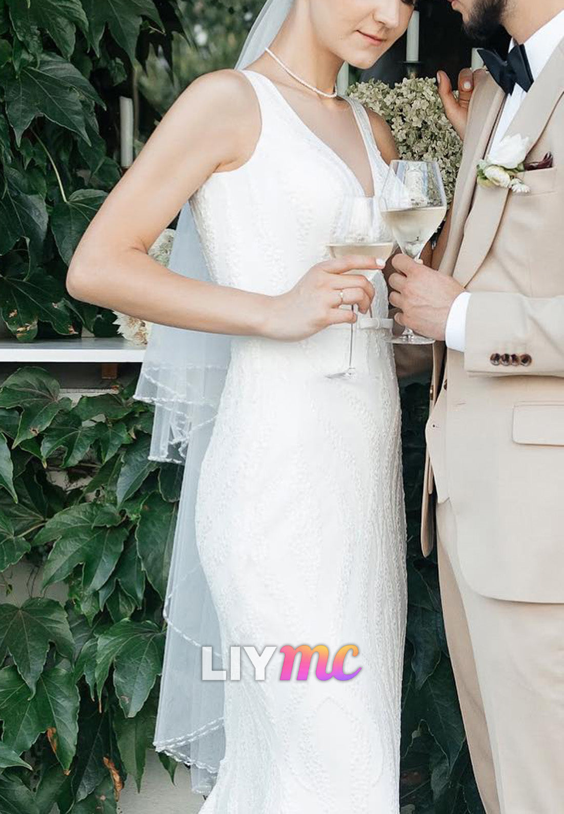 V-Neck Straps Beaded Embroidery Mermaid Wedding Dress