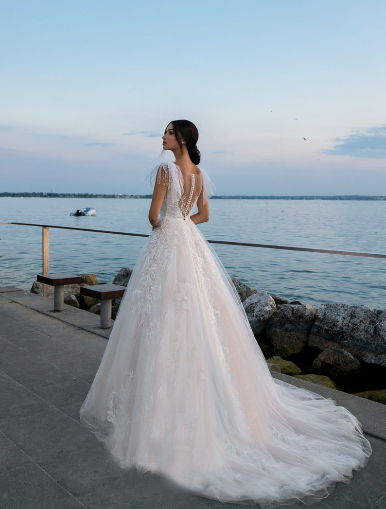 Backless Lace Romantic bridal gown Embroidered Wedding Dress