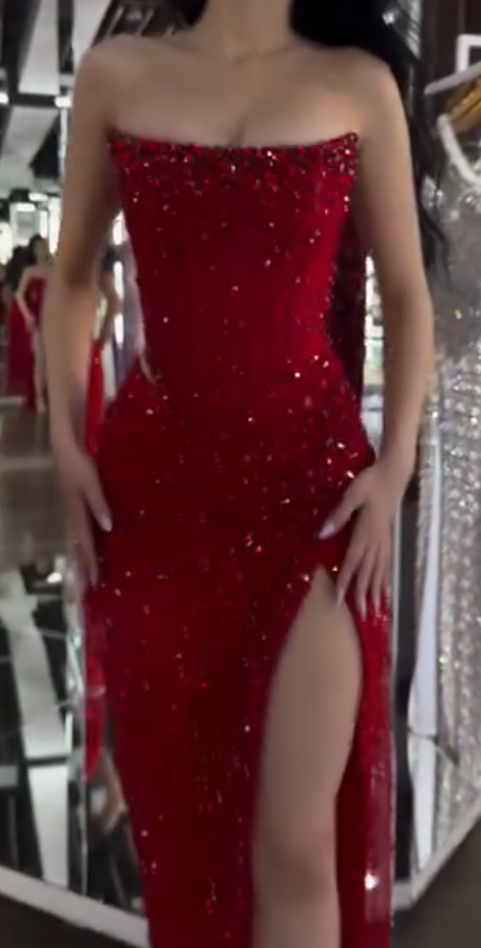 Luxurious Red Straight Across Sleeveless Rhinestone Split Prom Dress