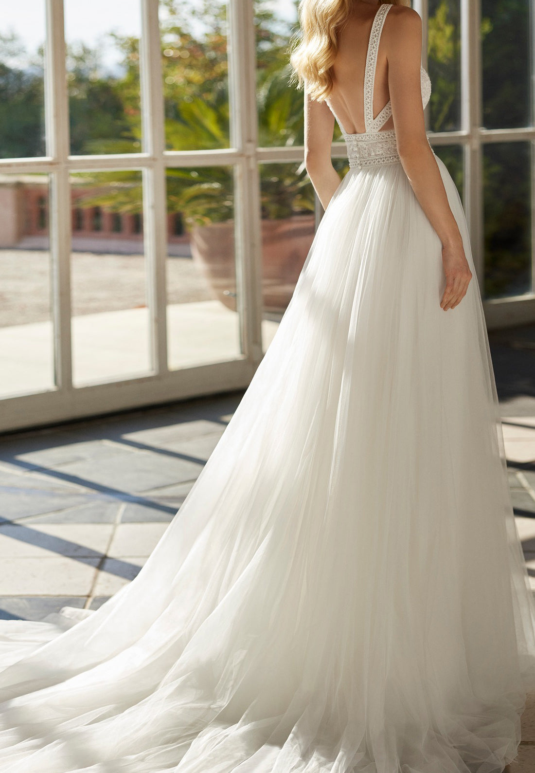 V-Neck Spaghetti Straps Appliques Tulle A-Line Boho Wedding Dress