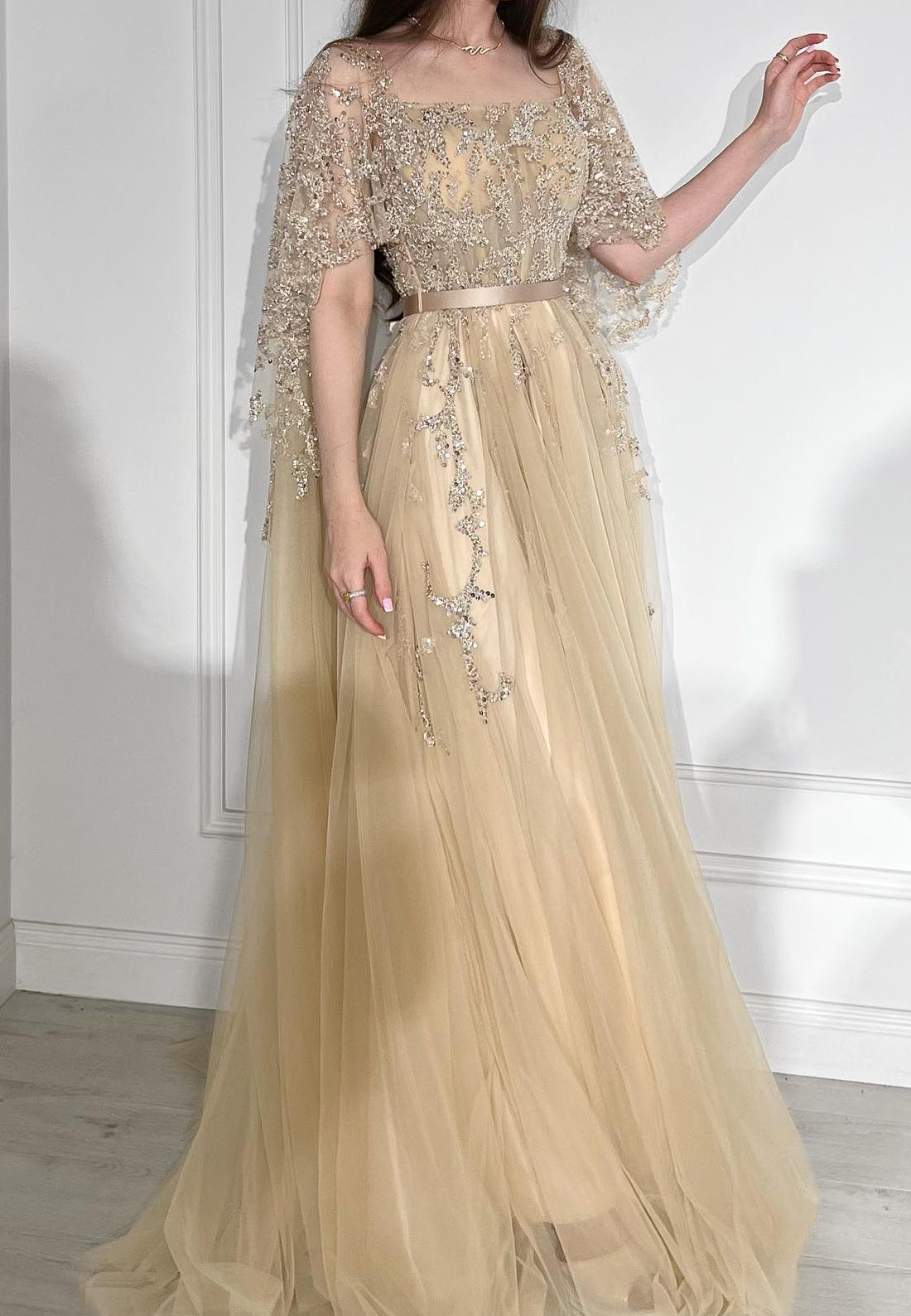 Square Long Sleeves Appliques Tulle A-Line Evening Dress
