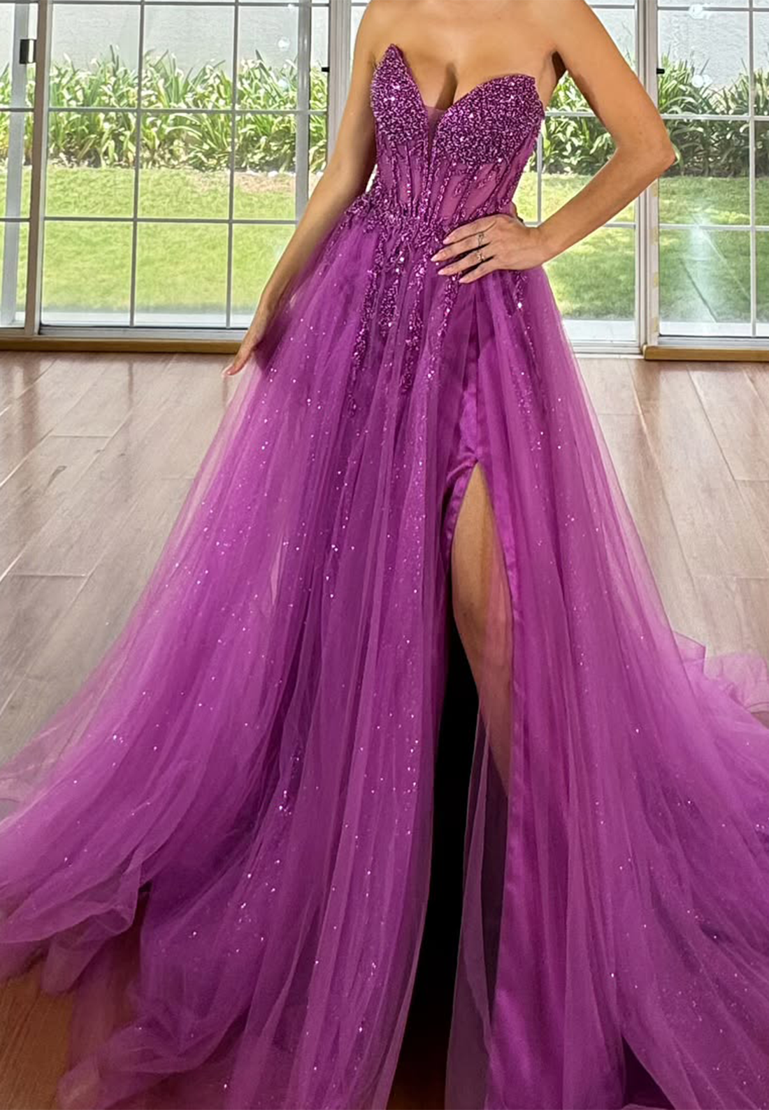 V-Neck Strapless Tulle Appliques Beaded A-Line Prom Dress