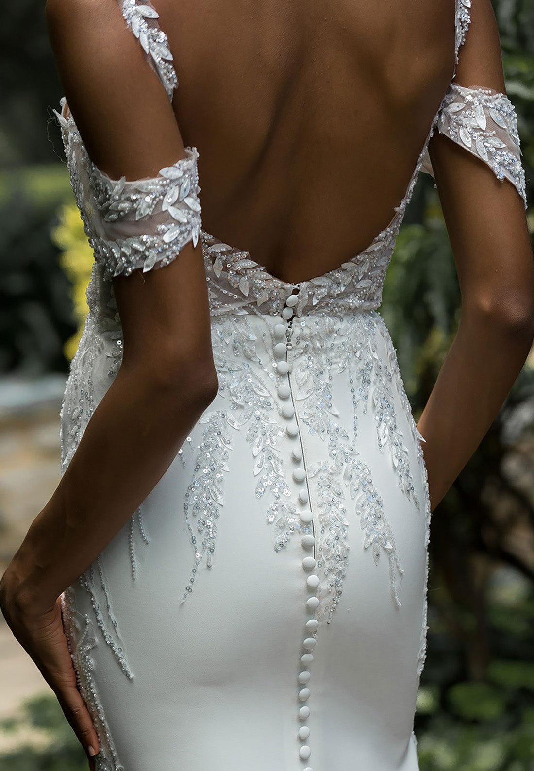 V-Neck Sleeveless Appliques Sleek Mermaid Beach Wedding Dress