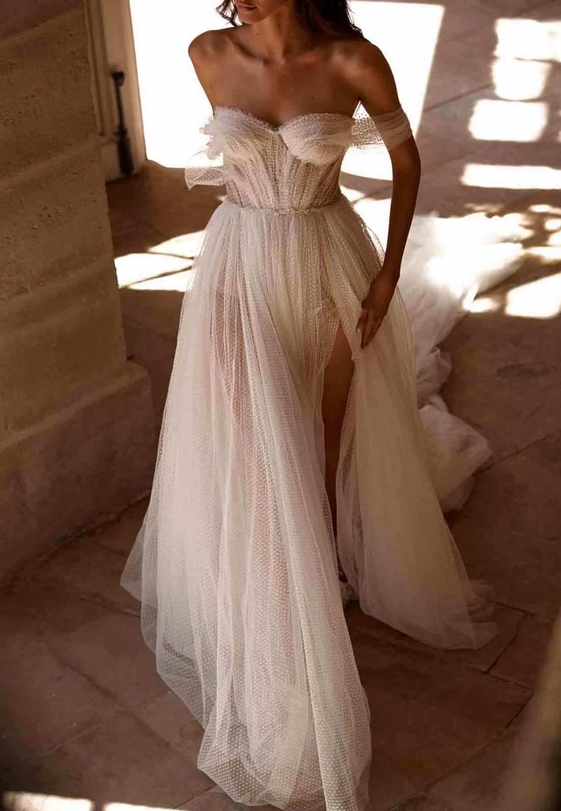 LW003 - A line Sweetheart Tulle Pleats Boho Wedding Dress with Court Train